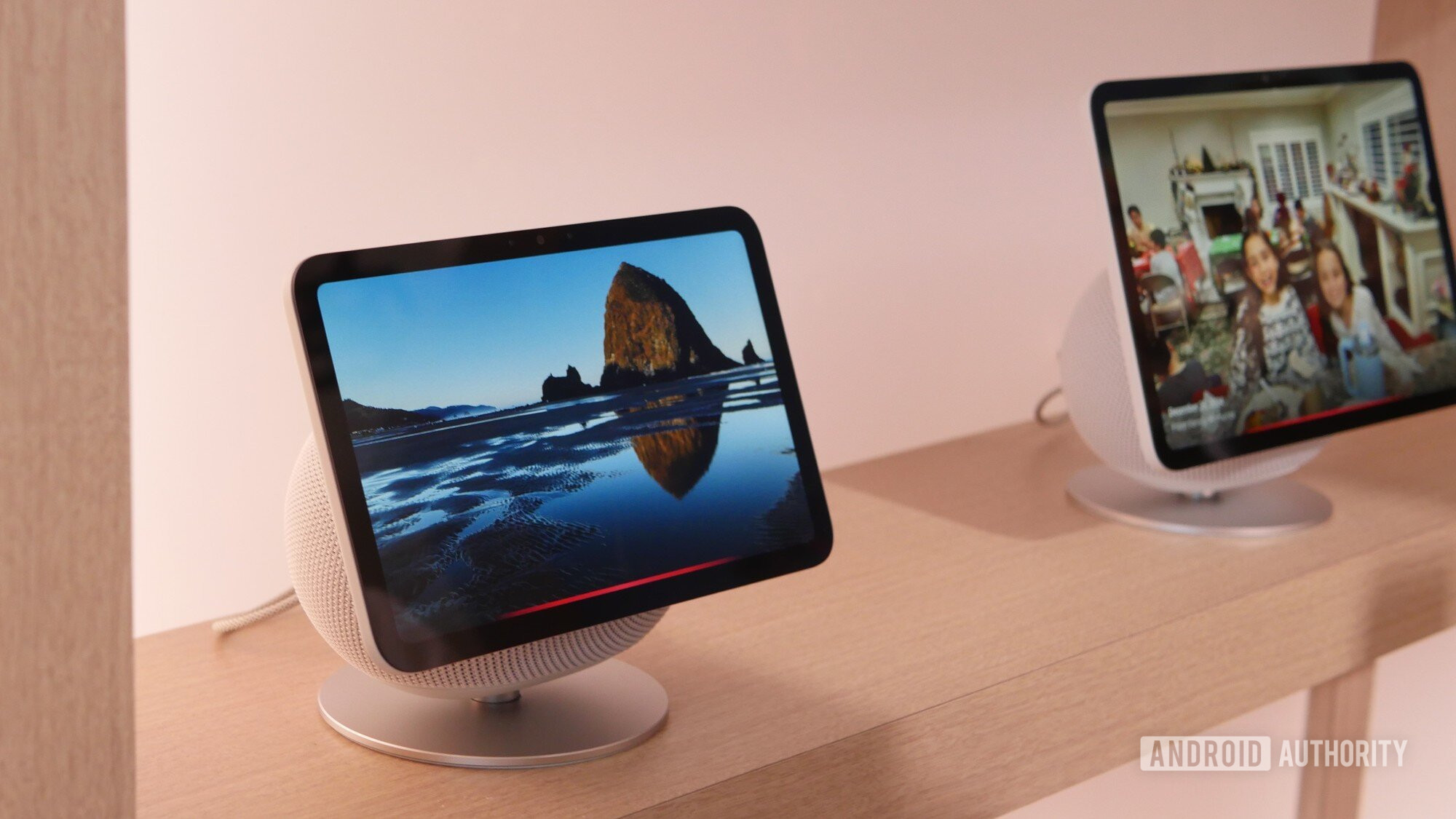 Amazon EchoShow Novo 1