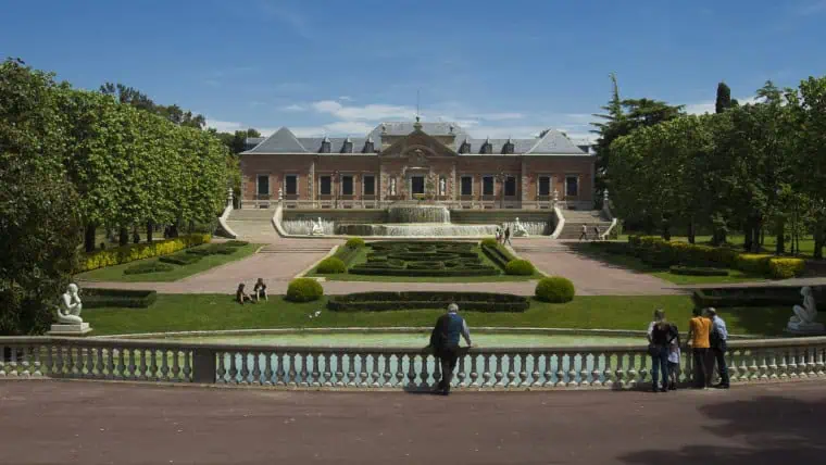 Jardins de Joan Maragall, guardas em Barcelona, ​​Espanha