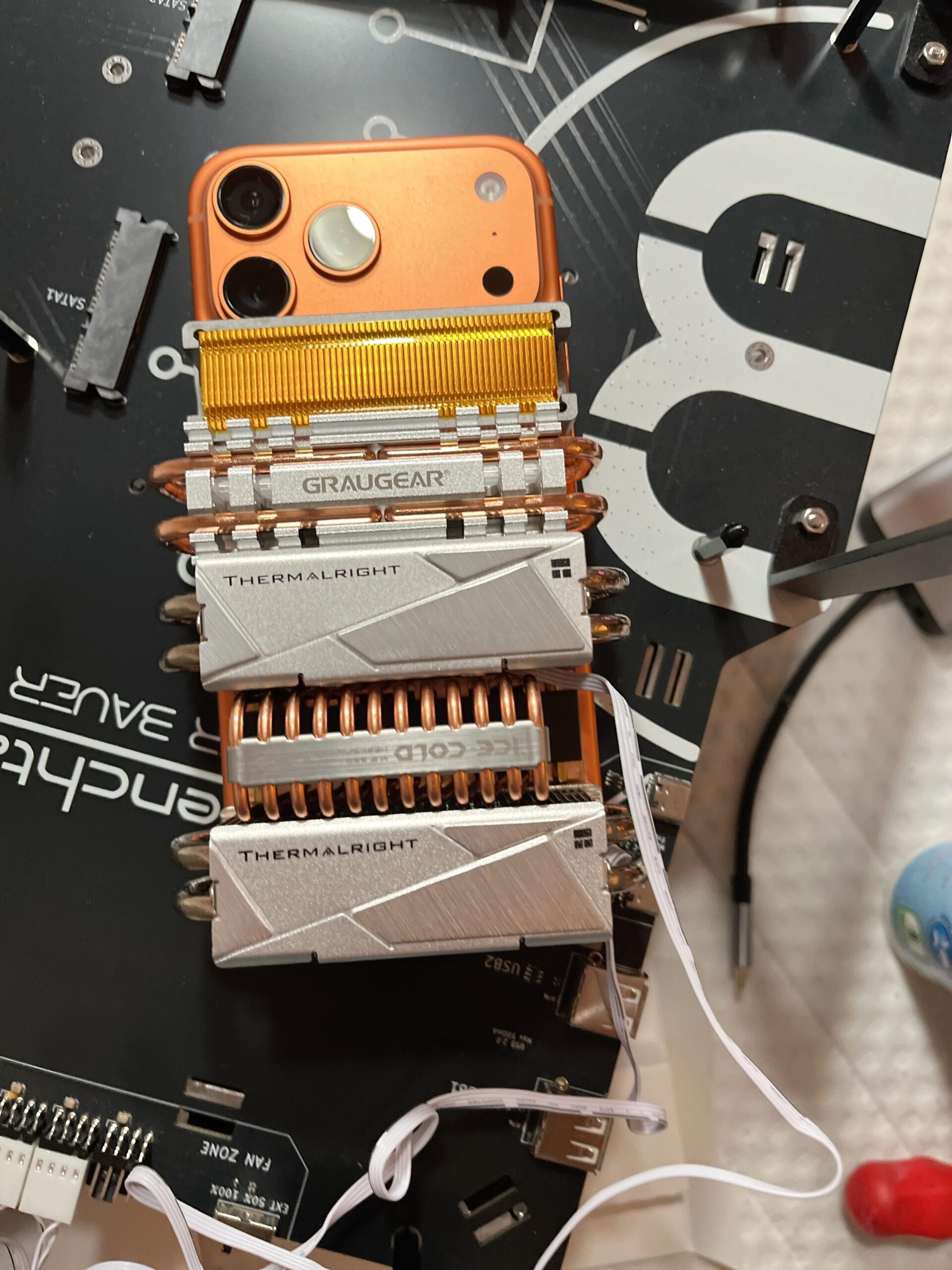 Apple iPhone 17 Pro com SSD Heatlestrings 6