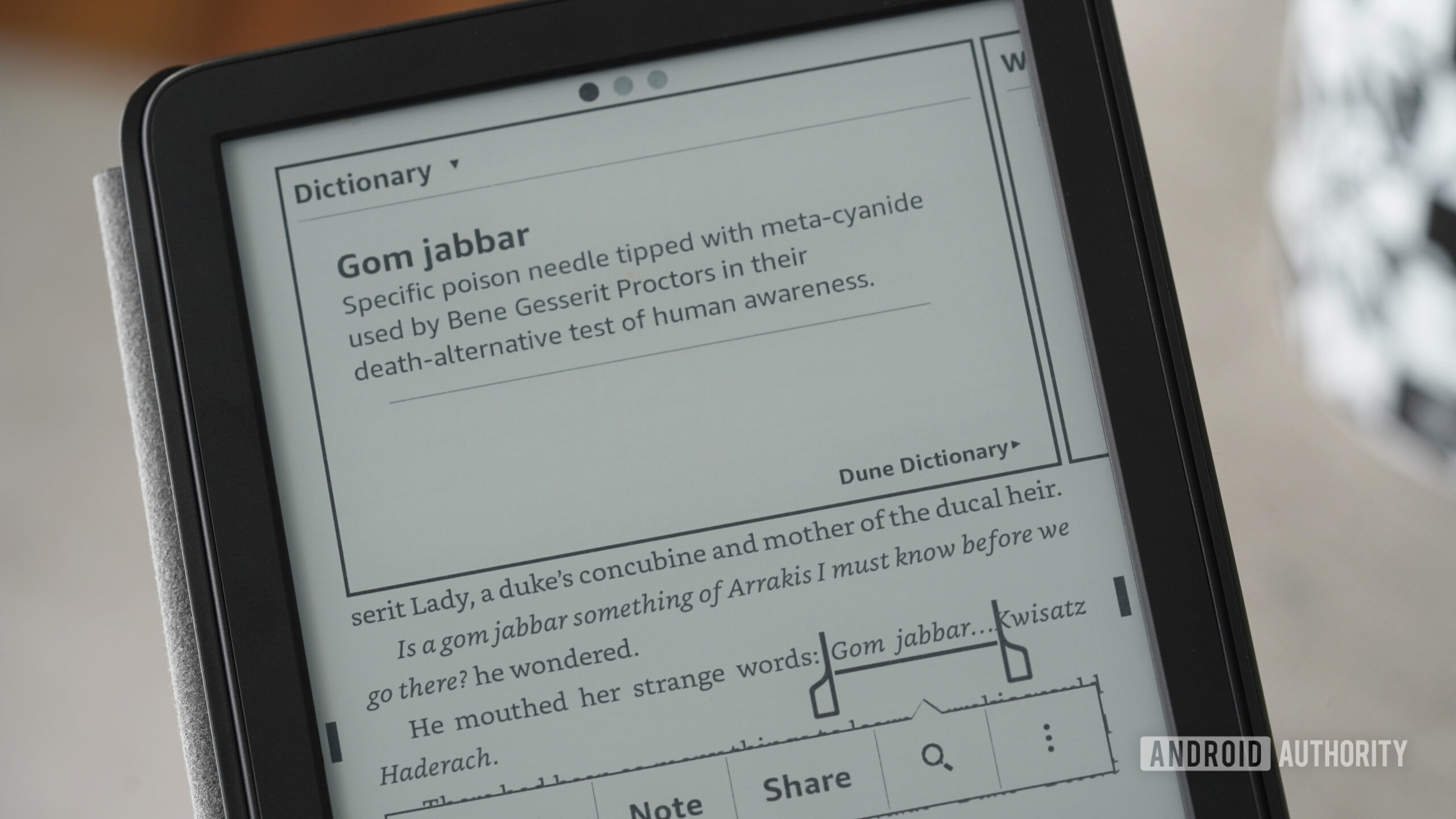 Um Kindle da Amazon procura uma frase em seu fictício de dunas.