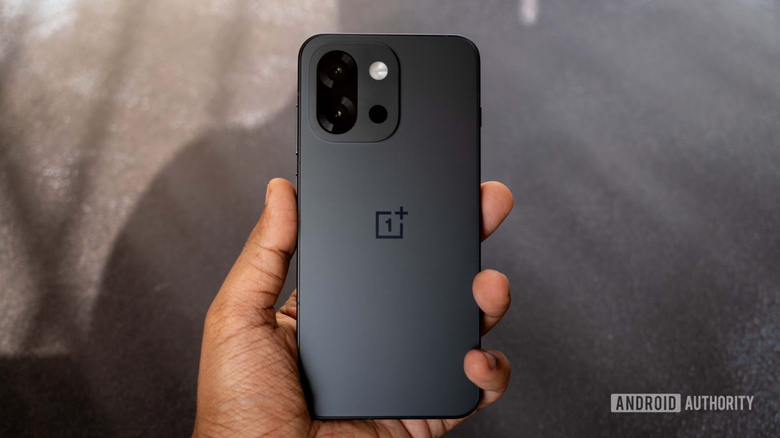O OnePlus 15T favorável ao bolso poderia quase desafiar a física com uma bateria gigante