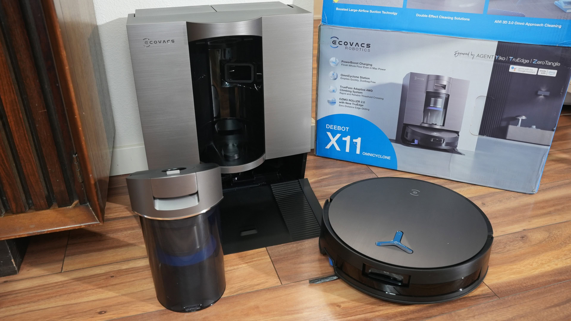 Kit de varejo Ecovacs Deebot X11 Omniciclone Kit de varejo Ecovacs Deebot X11 Omniciclone