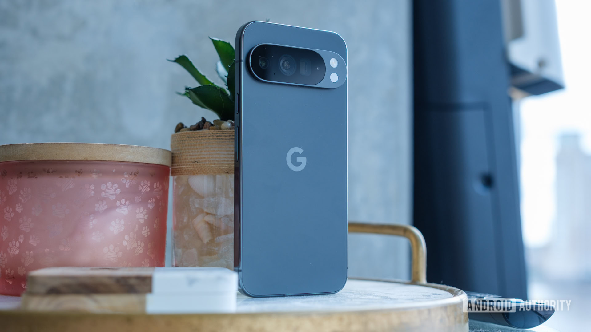 Herói traseiro do Google Pixel 10 Pro Ask Photos Herói traseiro do Google Pixel 10 Pro Ask Photos
