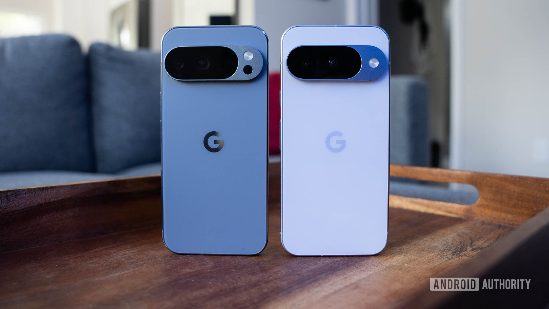 Google Pixel 10 em Frost vs Google Pixel 10 Pro em Moonstone (5 de 5) Google Pixel 10 em Frost vs Google Pixel 10 Pro em Moonstone (5 de 5)
