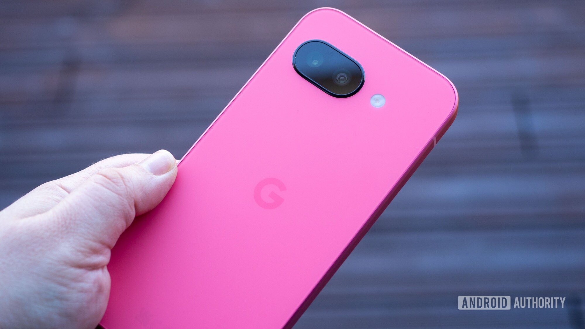 google pixel 9a na mão de volta