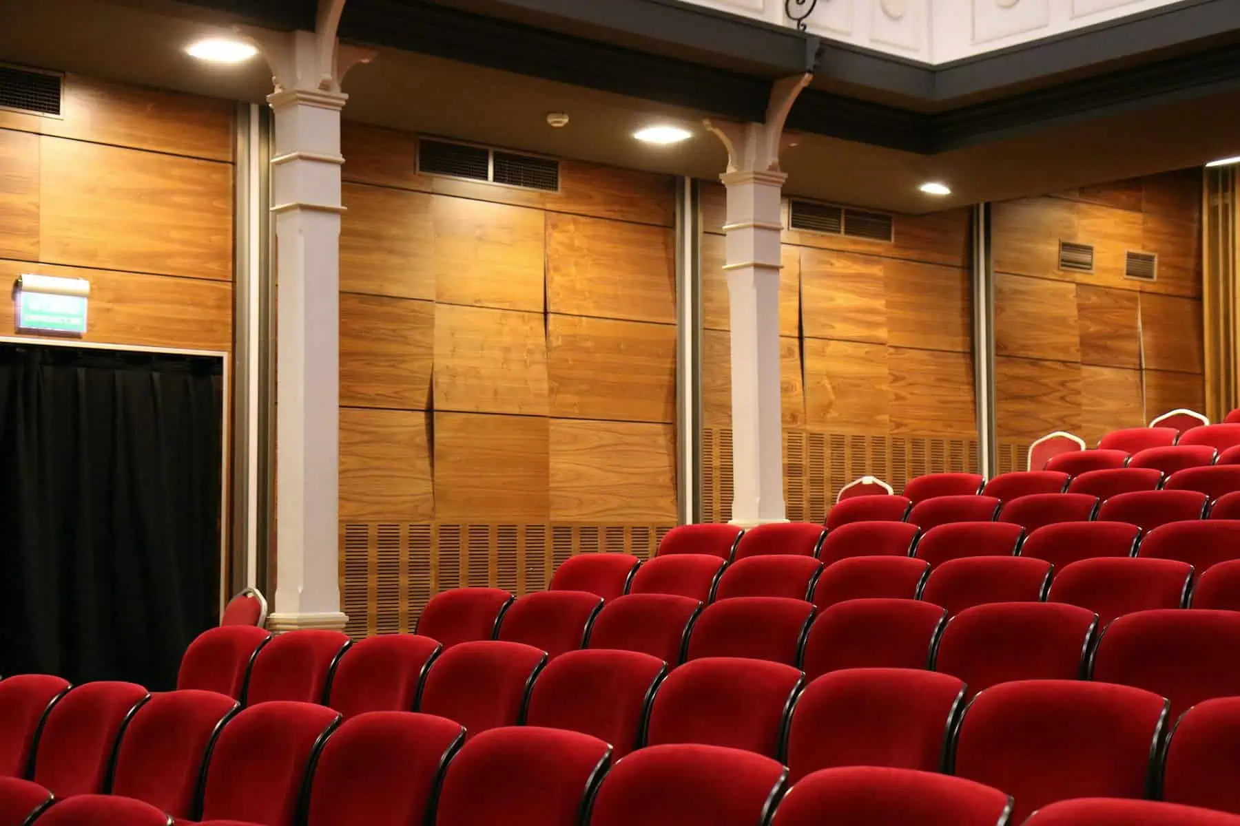 Barcelona quando chove - Coisas para fazer em Barcelona quando chove Visite o cinema quando chove em Barcelona, Espanha