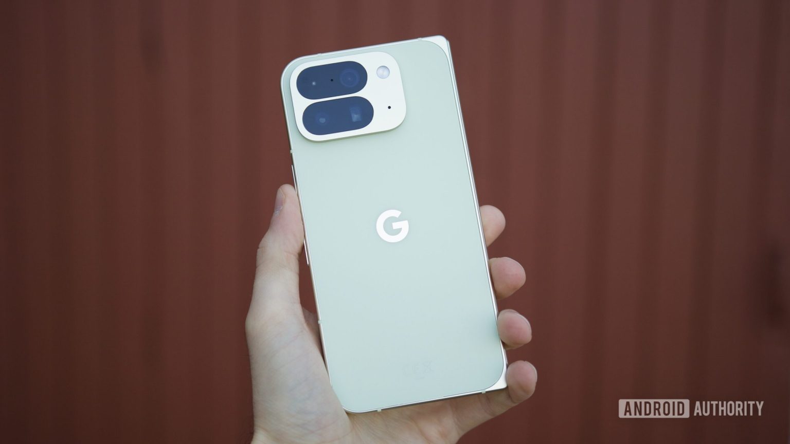 Android Canary 2510 oferece ajustes de lanterna e botões de navegação
