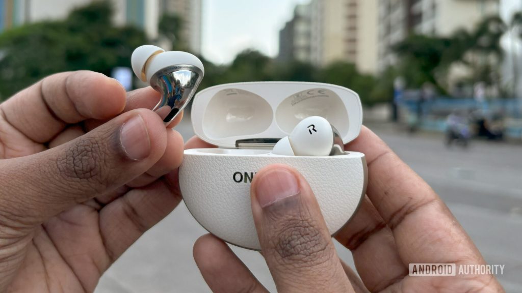 OnePlus Buds Pro 3 atingiu um preço baixo de todos os tempos para o dia do primo