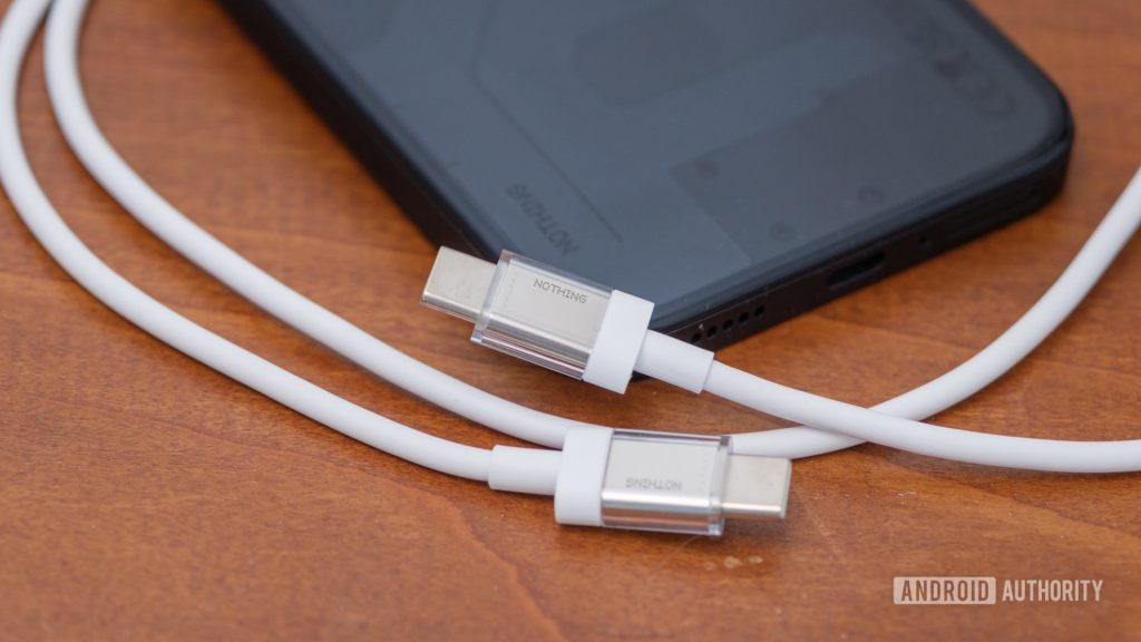 Primeiro eles levaram nossos carregadores, agora nossos cabos são os próximos: os fabricantes de telefones estão indo longe demais?