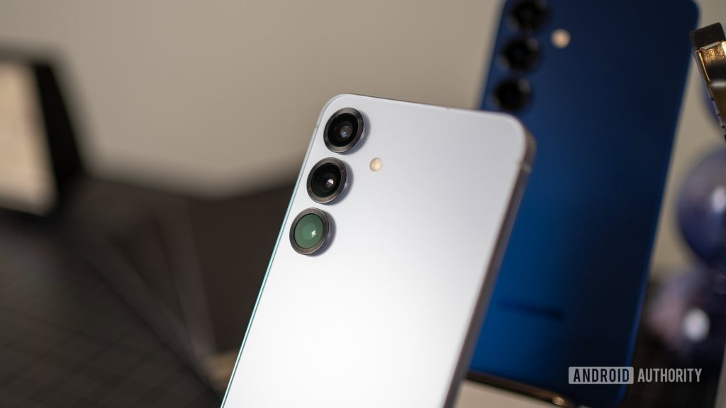 Samsung se contenta com a estagnação? Vazamento de câmera do Galaxy S26 acaba com esperanças de atualizações