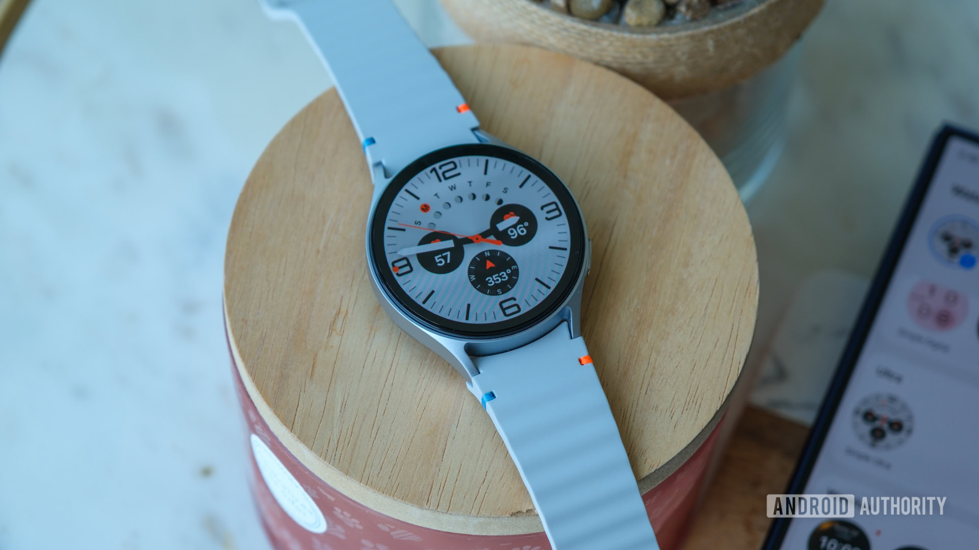 Samsung Galaxy Watch 7 deitado