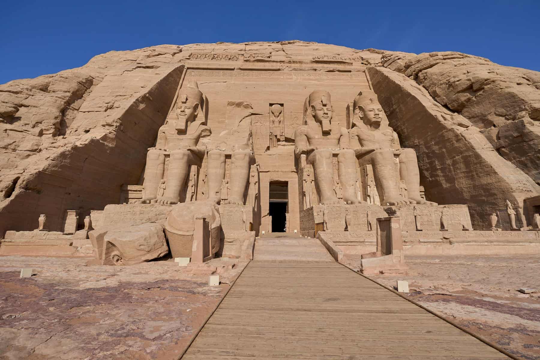 viagem de vários dias em Luxor e Aswan - Viagem de vários dias em Luxor e Aswan: um cruzeiro inesquecível pelo Nilo pelo Egito Antigo Templo de Abu Simbel - O Grande Templo de Ramsés II