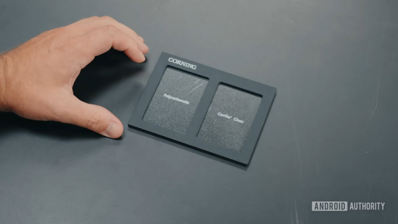 Teste de arranhões Corning