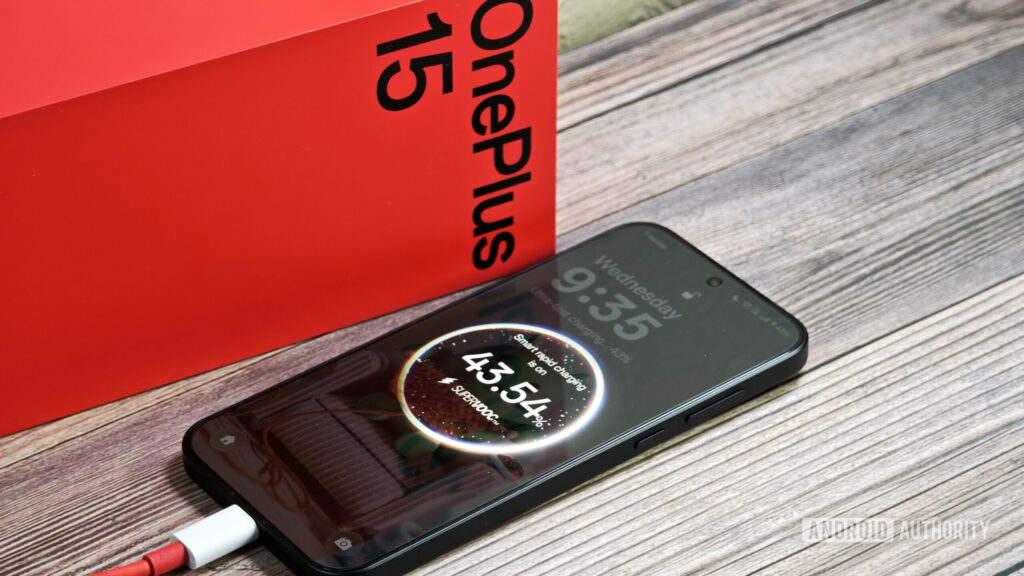 O OnePlus 15 oferece melhor saúde da bateria em comparação com o OnePlus 13