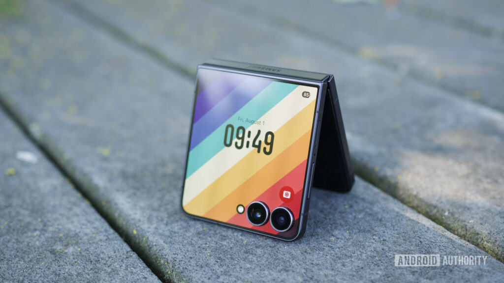 O Samsung Galaxy Z Flip 7 caiu para apenas US$ 799,99