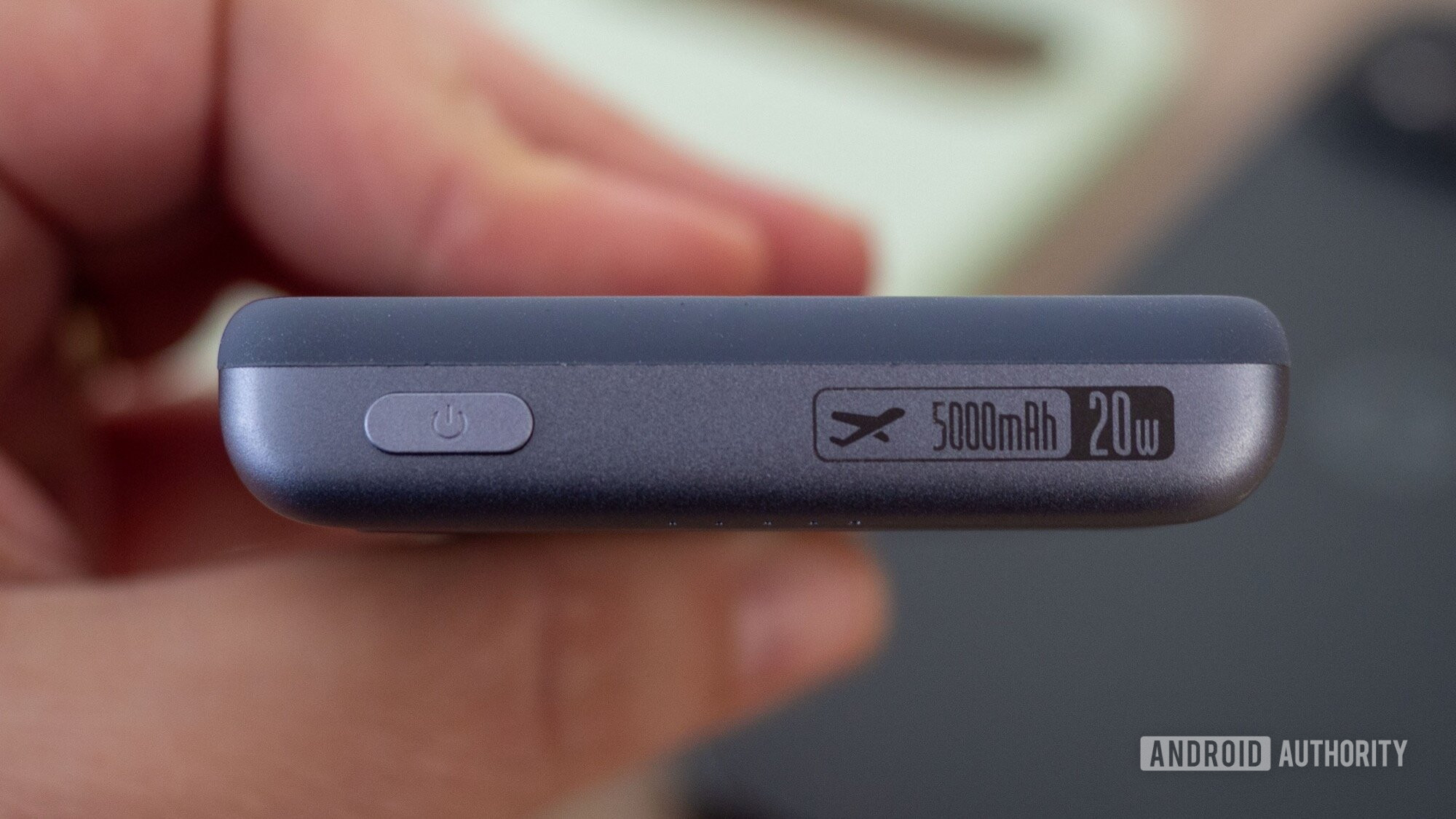 Inscrição do botão de energia do banco de potência ugreen 5000mah qi2 20w