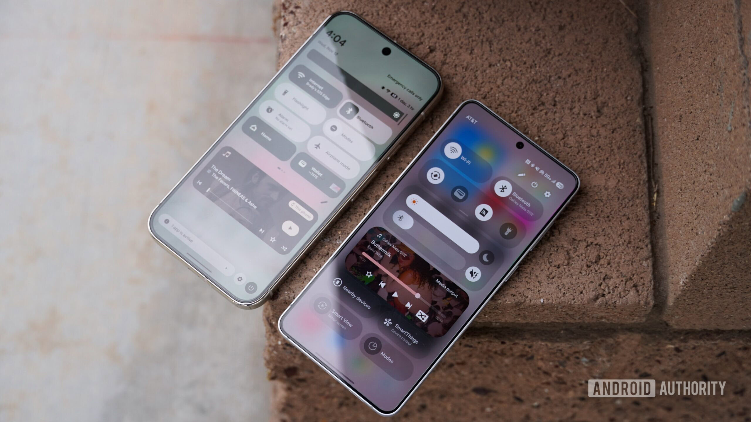Painel de controle 1 M3E vs OneUI8 Os painéis de controle para One UI 8 e Material 3 Expressive.