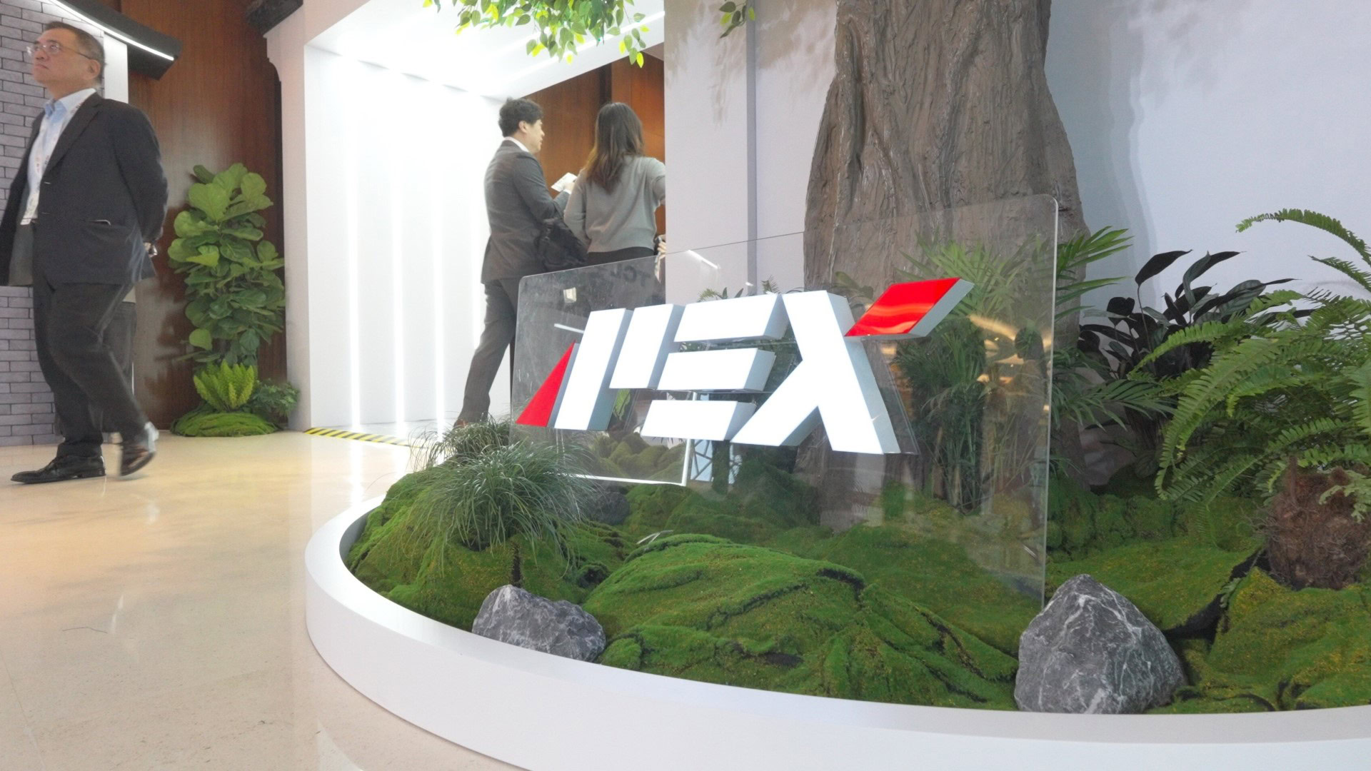 Logotipo do ápice do TCL CSOT