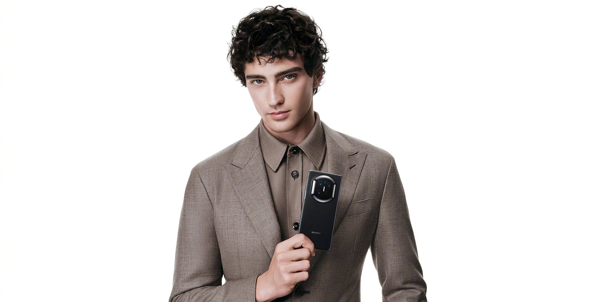 HUAWEI Mate X7 dobrável (2) HUAWEI Mate X7 dobrável (2)