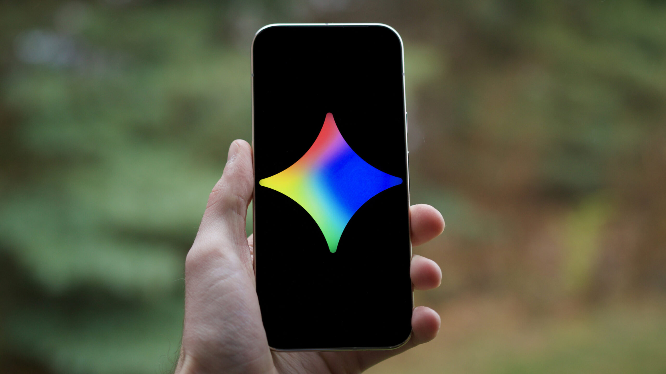 logotipo de gêmeos, novembro de 2025 2 Logotipo Gemini em um telefone Android.