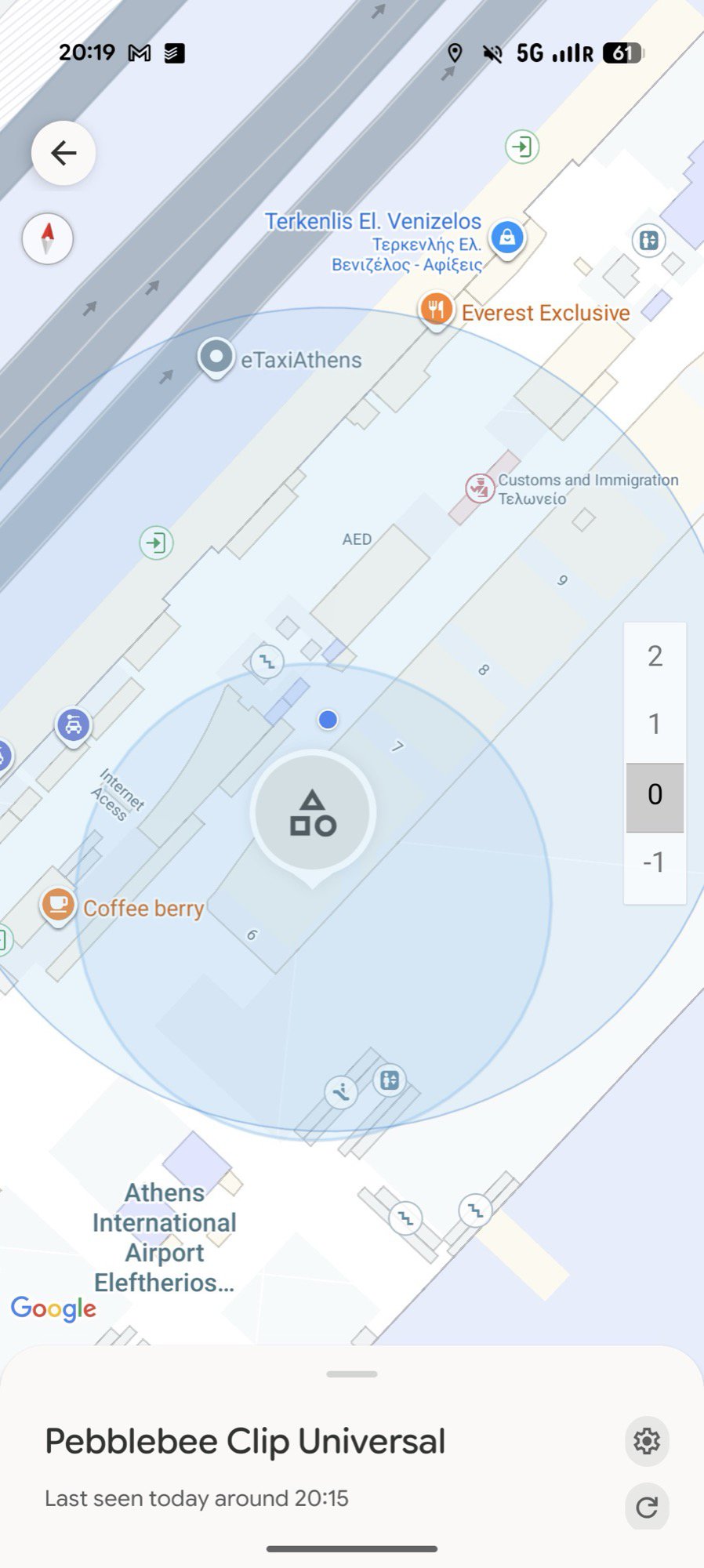 google find hub tracker bagagem esquecida clipe pebblebee movimento universal