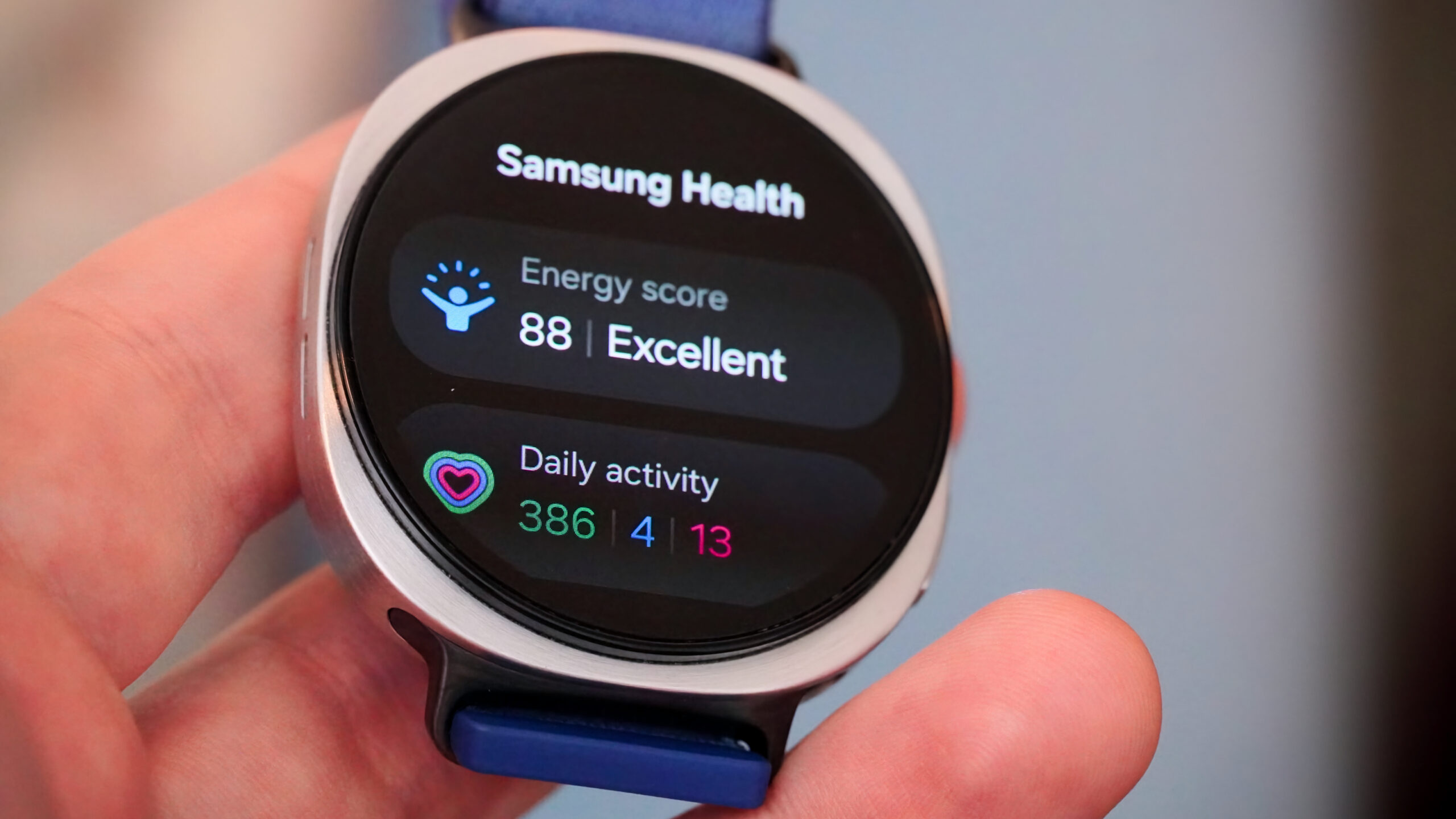 Relógio Galaxy 8 AA 7 A pontuação de energia em um Samsung Galaxy Watch 8.