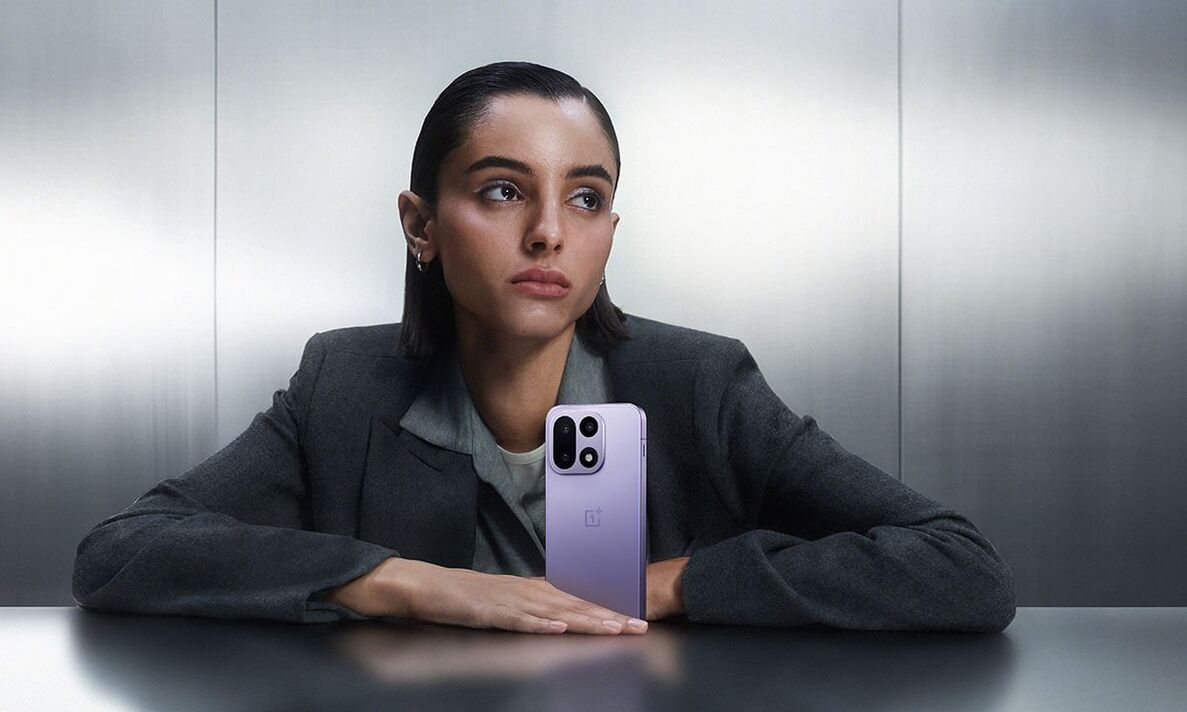 OnePlus 15 em Ultra Violeta OnePlus 15 em Ultra Violeta