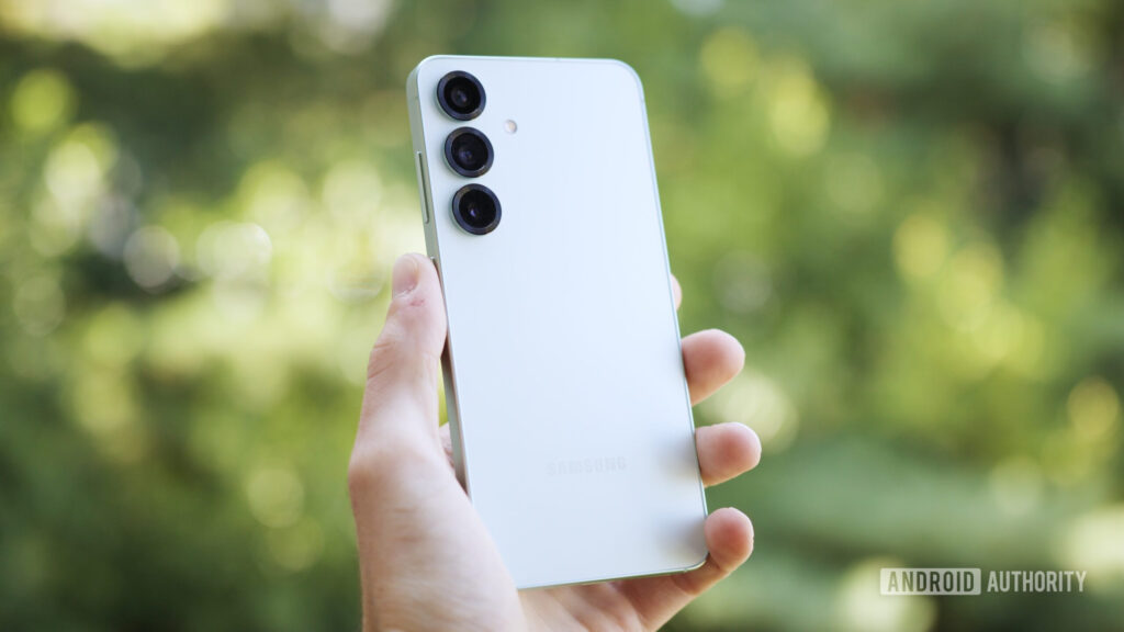 4 linhas e 4 telefones por US$ 25 por linha, sem necessidade de troca