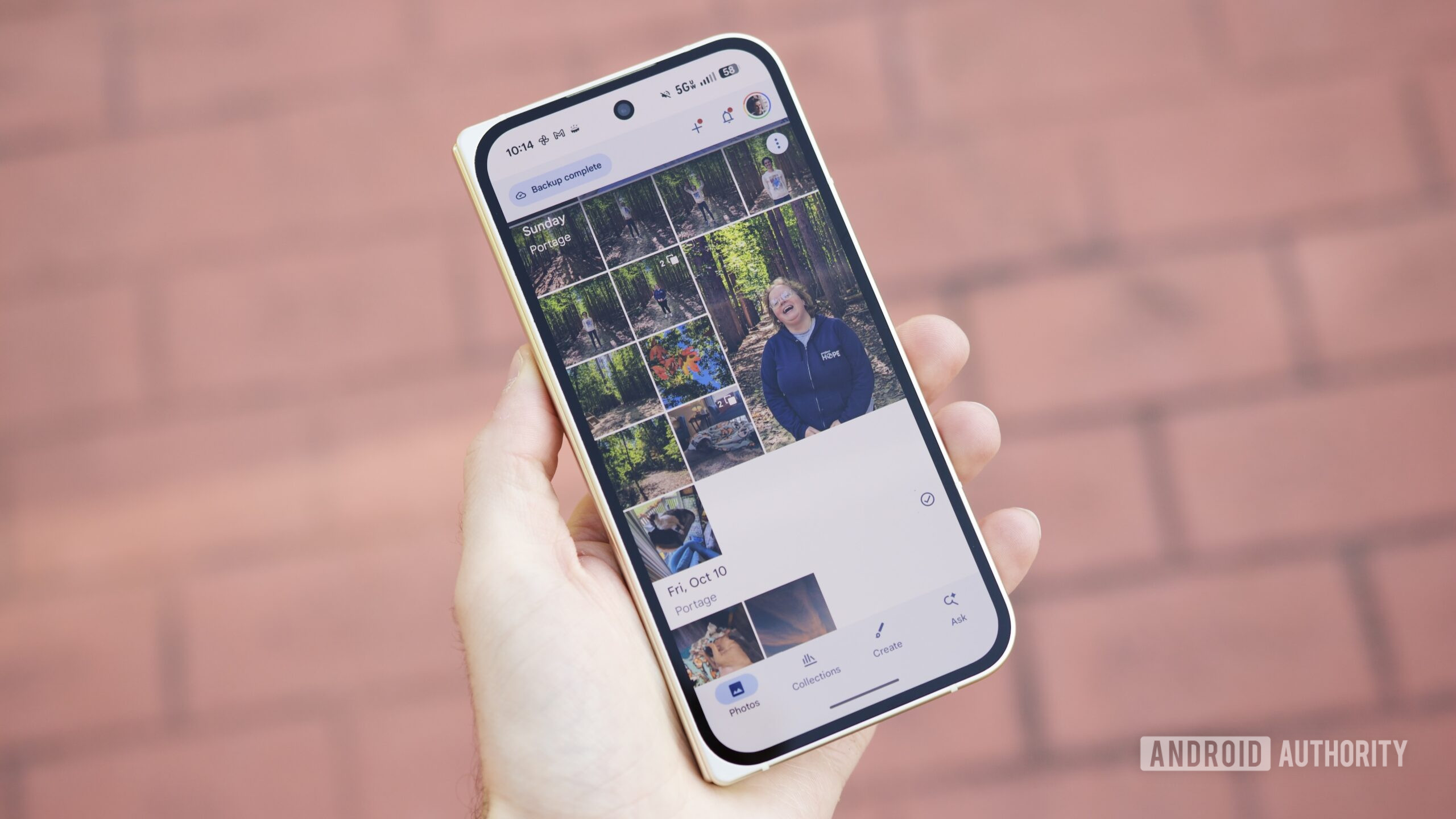 Google Fotos rodando na tela externa do Google Pixel 10 Pro Fold.