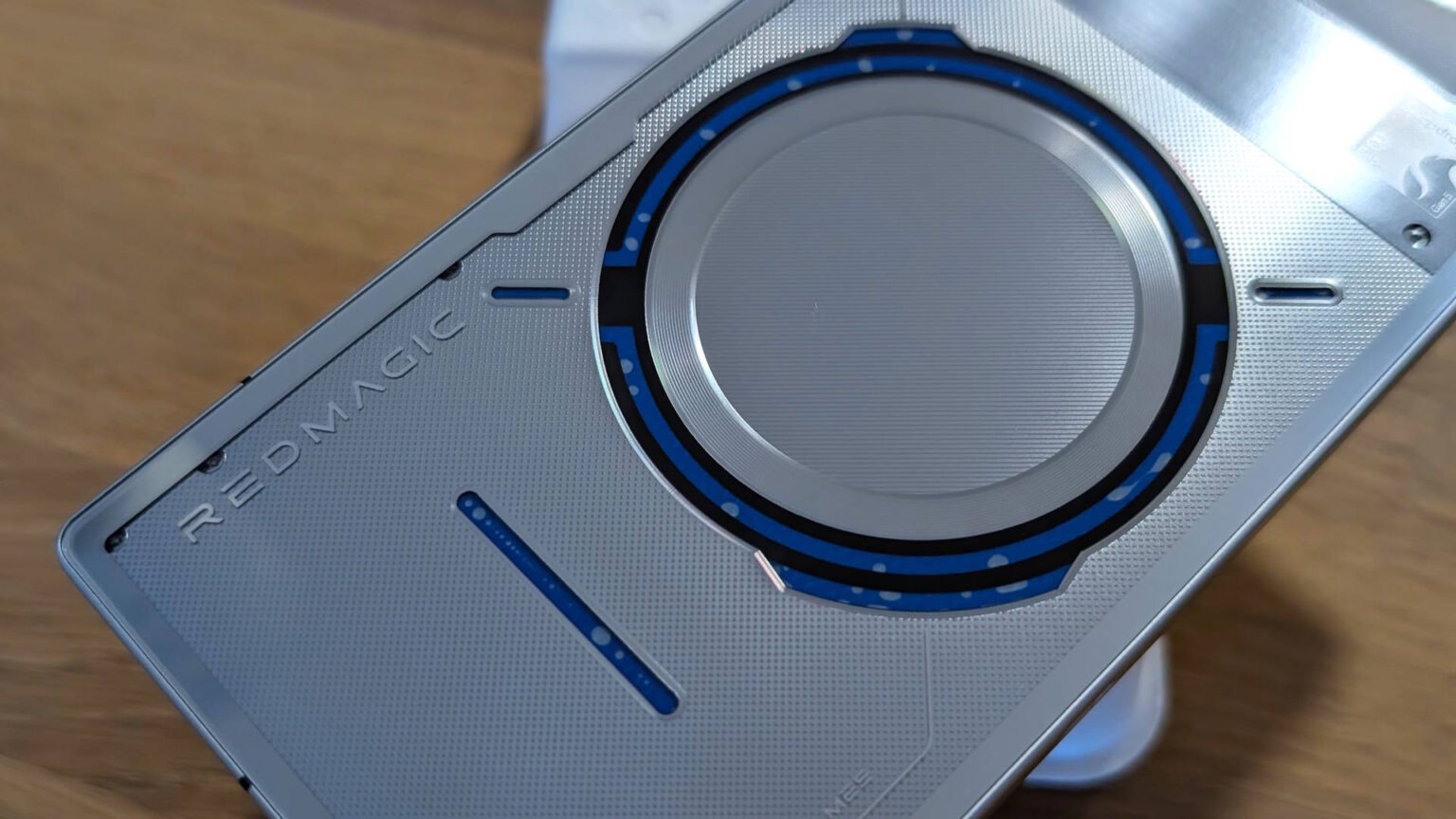 Chegou o REDMAGIC 11 Pro, com 8 Elite Gen 5 e refrigeração líquida