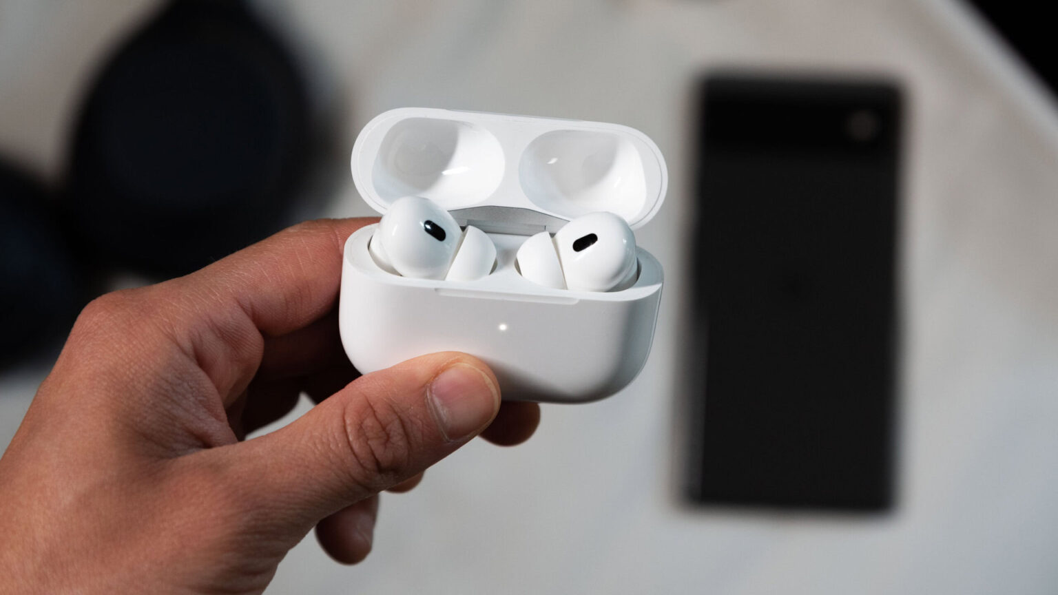 Este aplicativo gratuito finalmente permite que seu AirPods Pro funcione bem com telefones Android