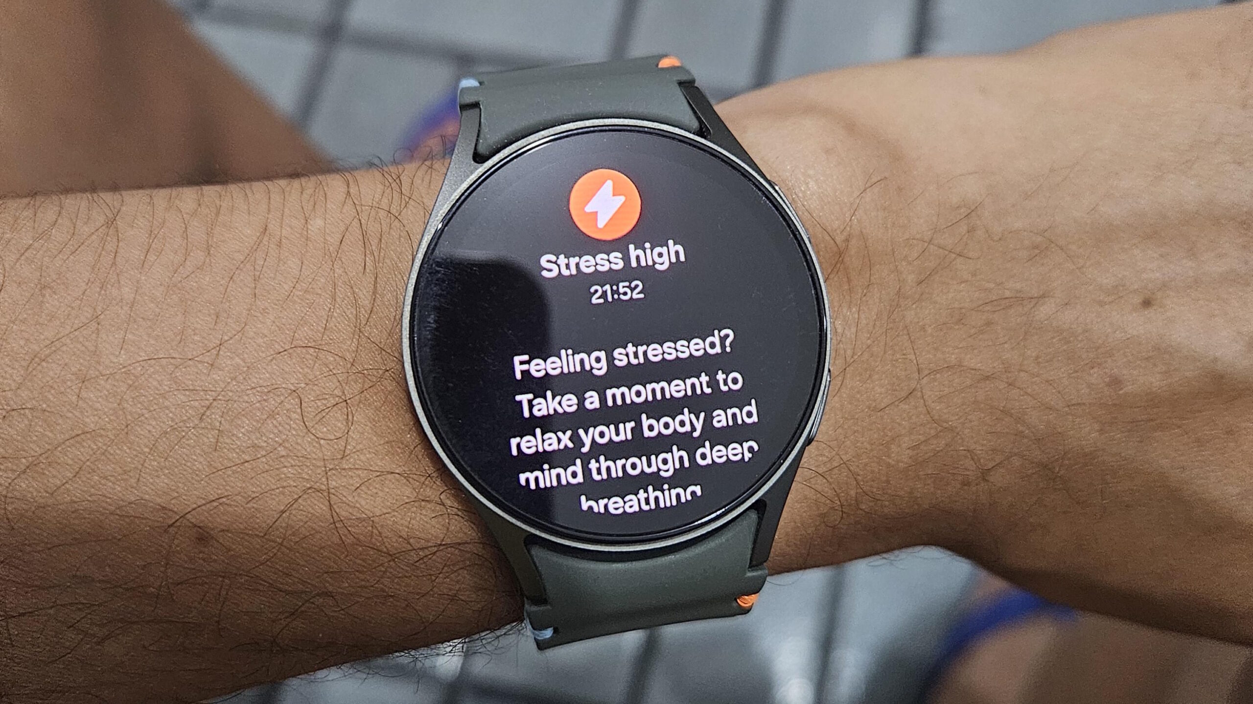 Notificação de aviso de alto estresse do Galaxy Watch 7 Notificação de aviso de alto estresse do Galaxy Watch 7