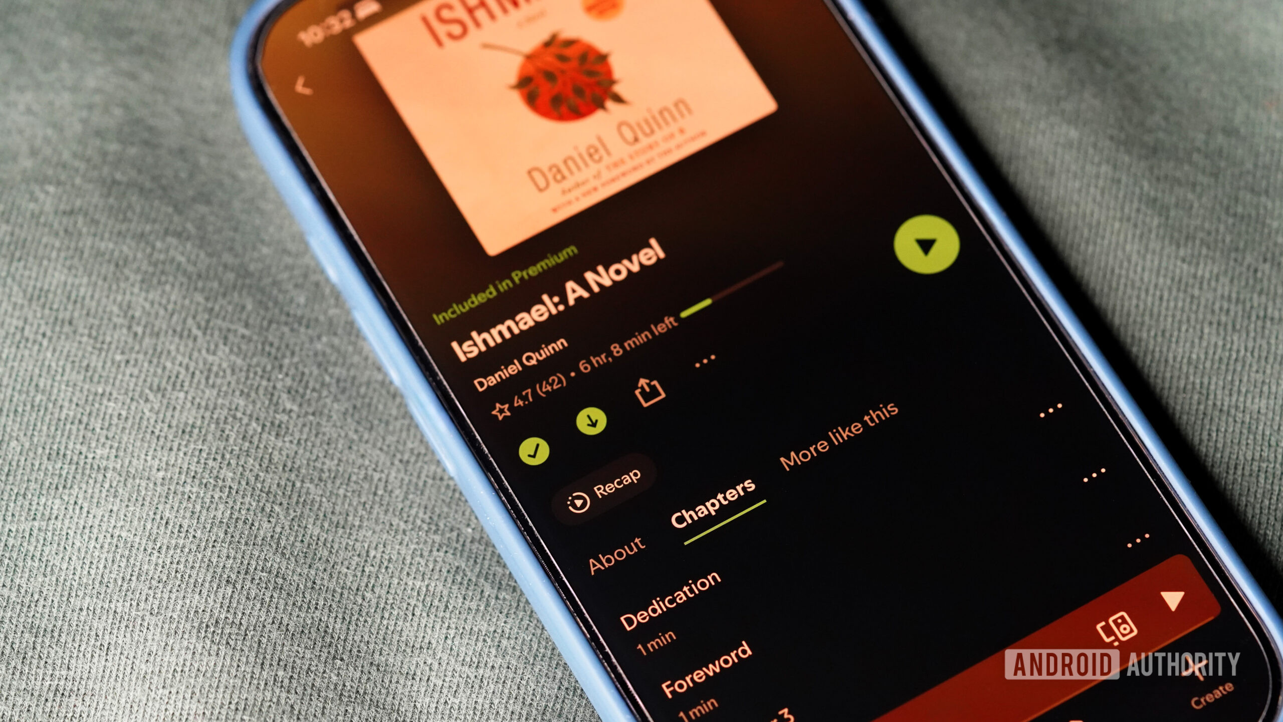 Um iPhone 16 exibe o aplicativo Spotify, incluindo o novo recurso Recaps do aplicativo.