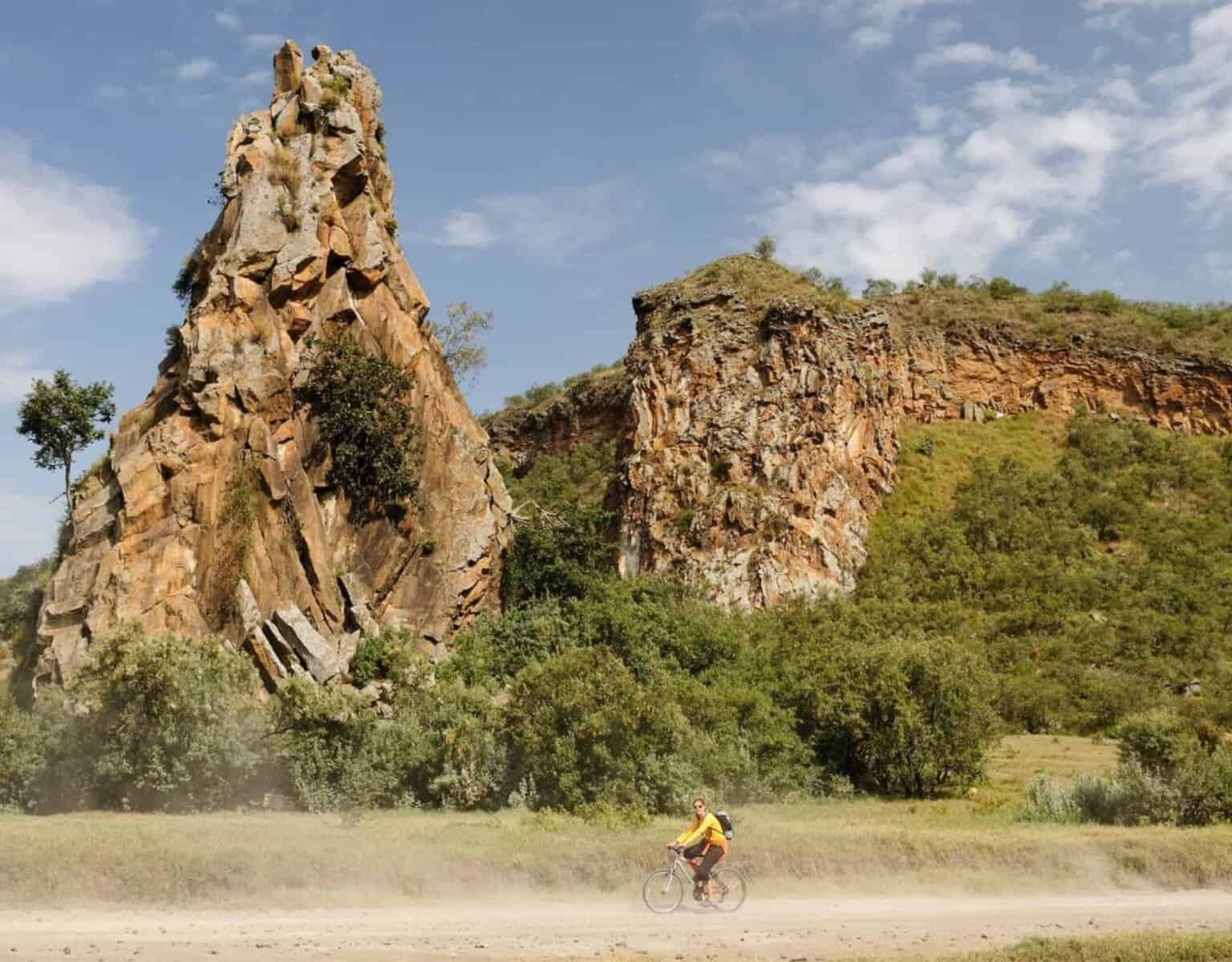 Andar de bicicleta no Parque Nacional Hell's Gate, Quênia