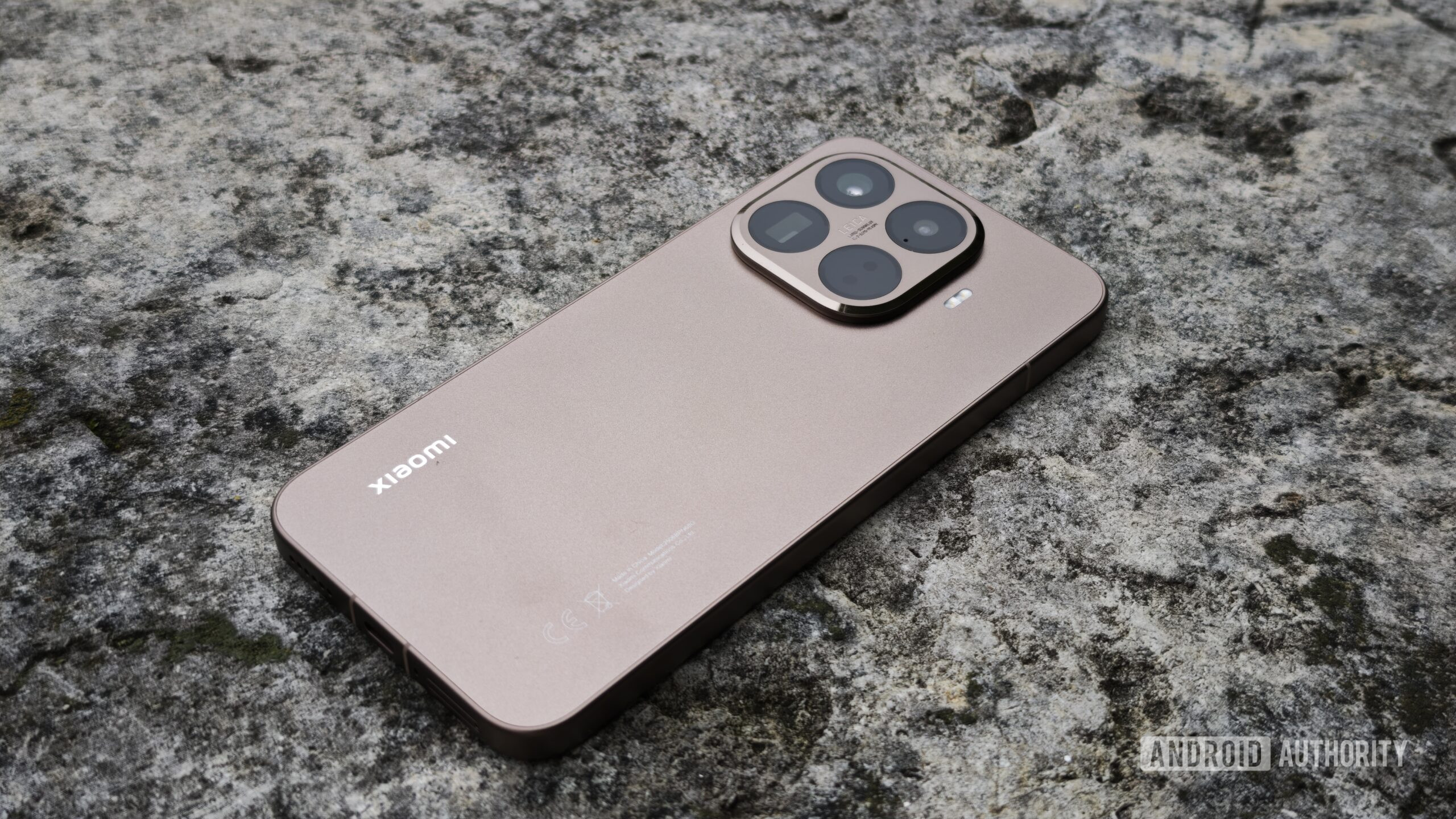 Foto da parte traseira do Xiaomi 15T Pro 4