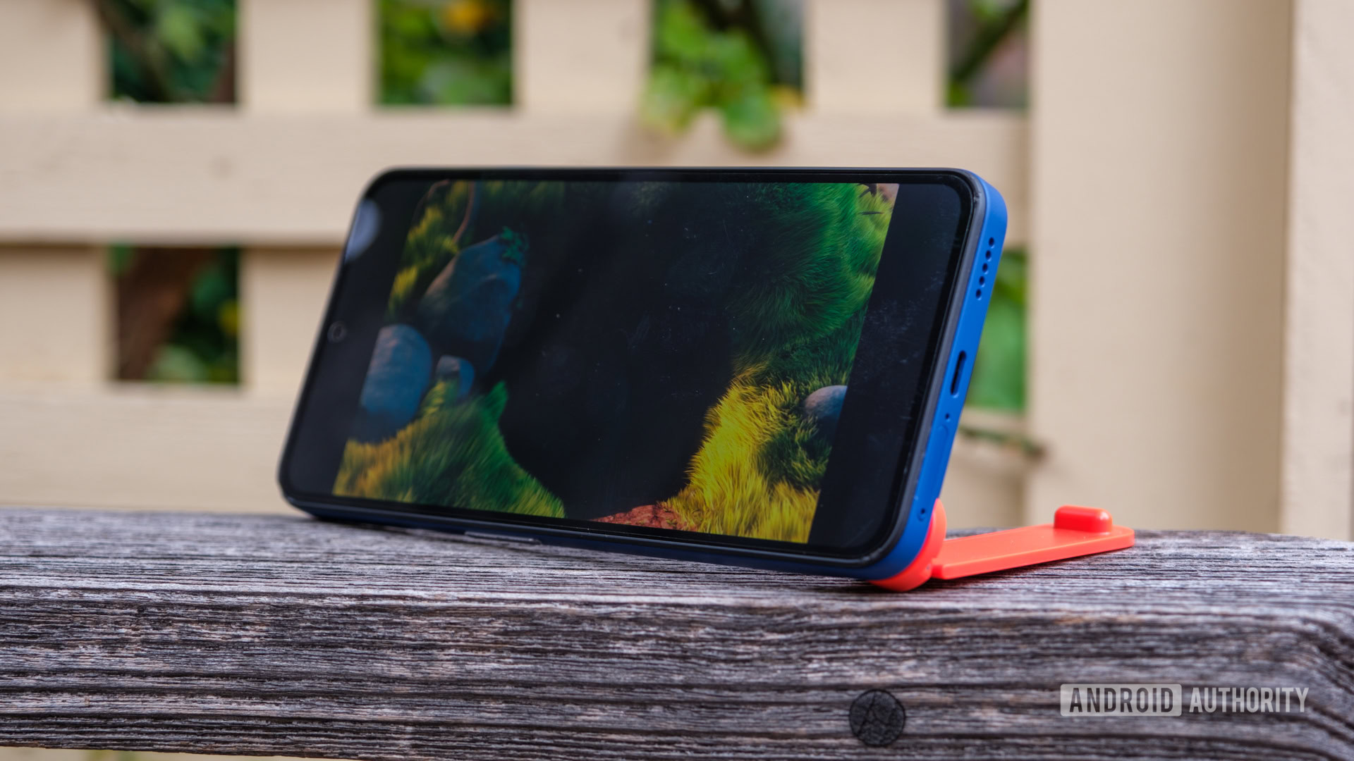 CMF Phone 1 apoiado com suporte CMF Phone 1 apoiado com suporte