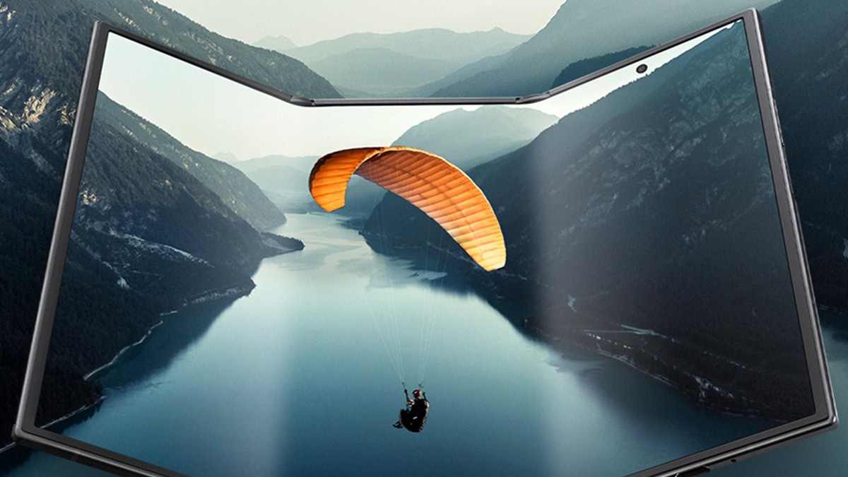 Herói Galaxy Z TriFold