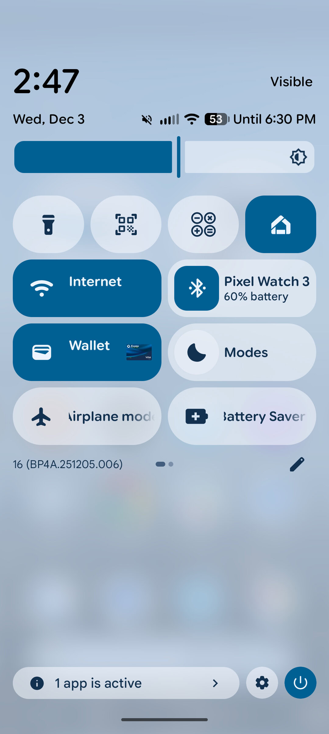 Efeito de desfoque de fundo ativado em um Pixel com Android 16 QPR2.