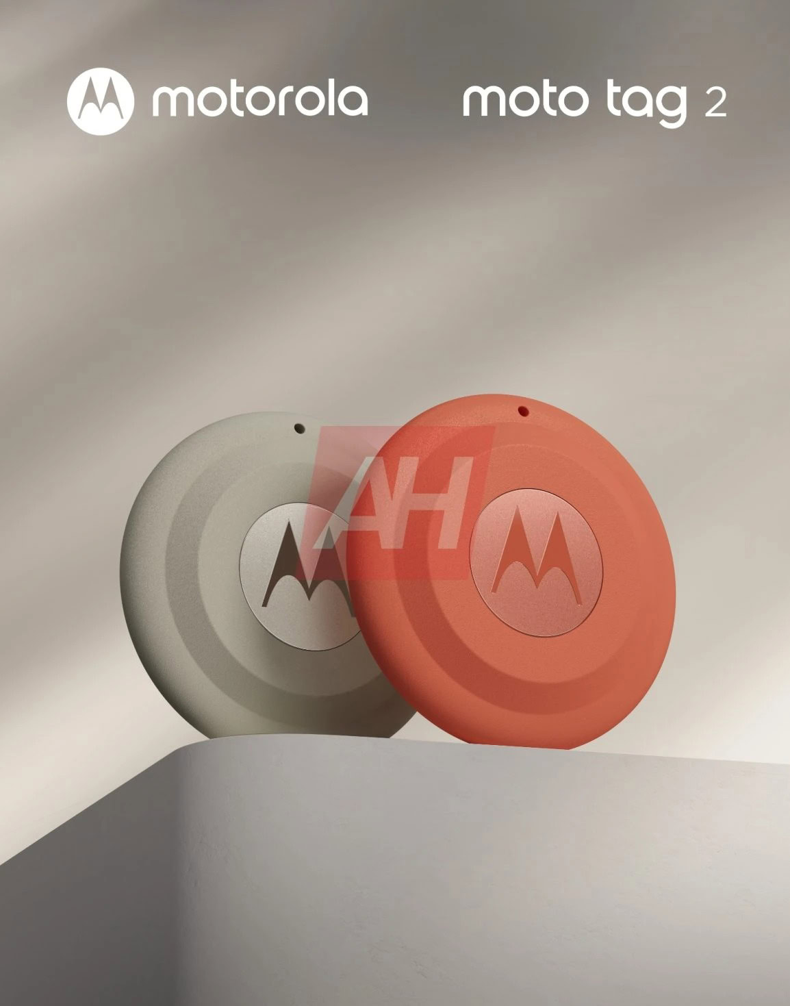 Motorola Moto Tag 2 em bege e laranja lado a lado