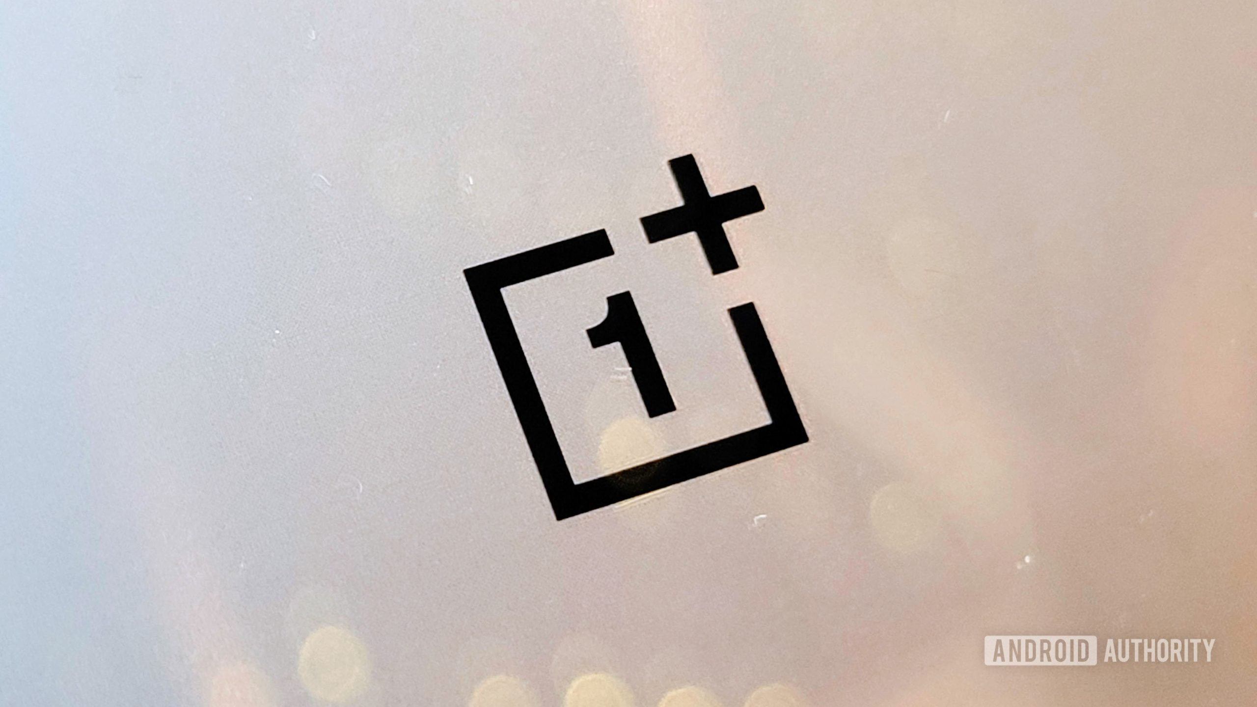 Logotipo OnePlus no OnePlus 9 Pro Logotipo OnePlus no OnePlus 9 Pro