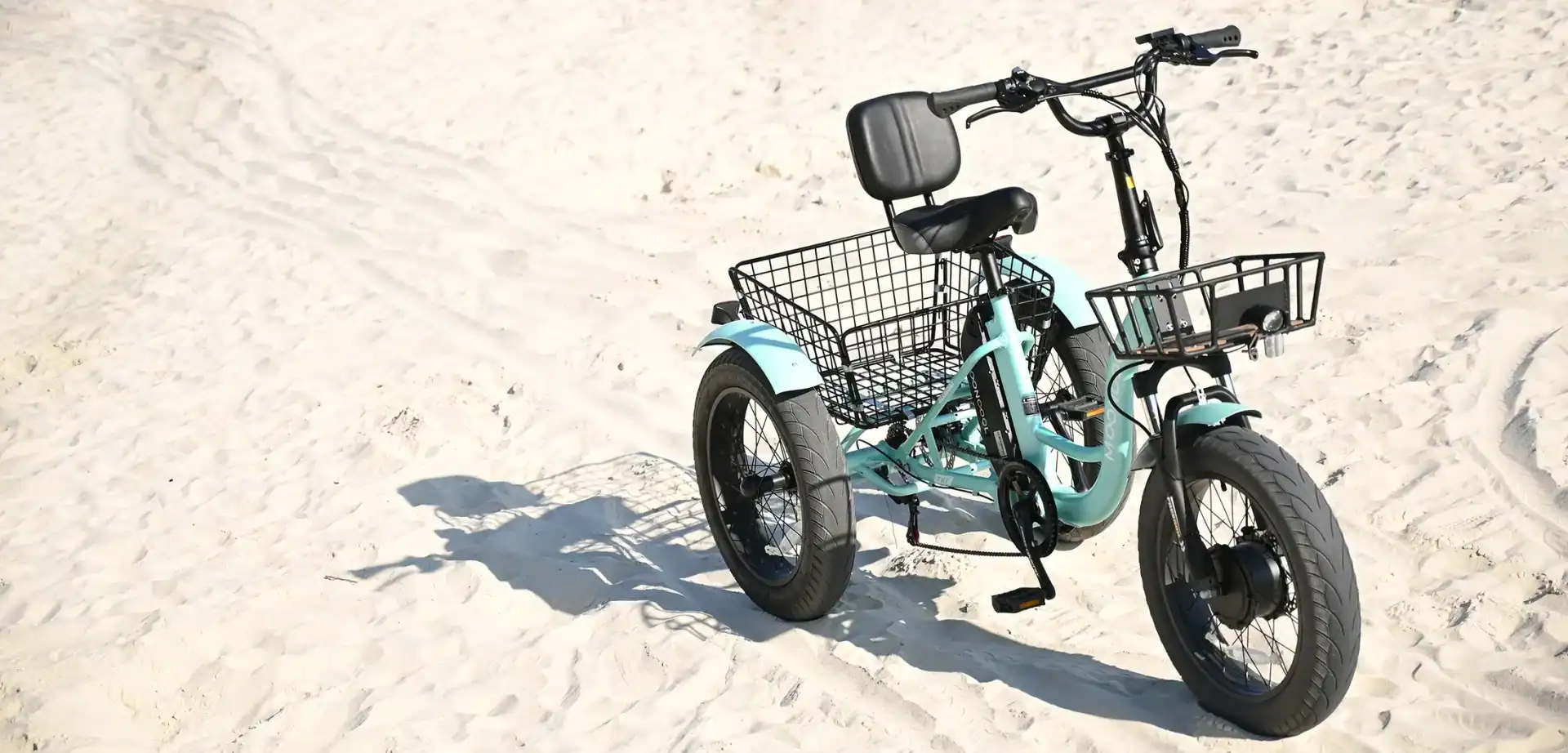 Bicicleta com pneu gordo MoonCool