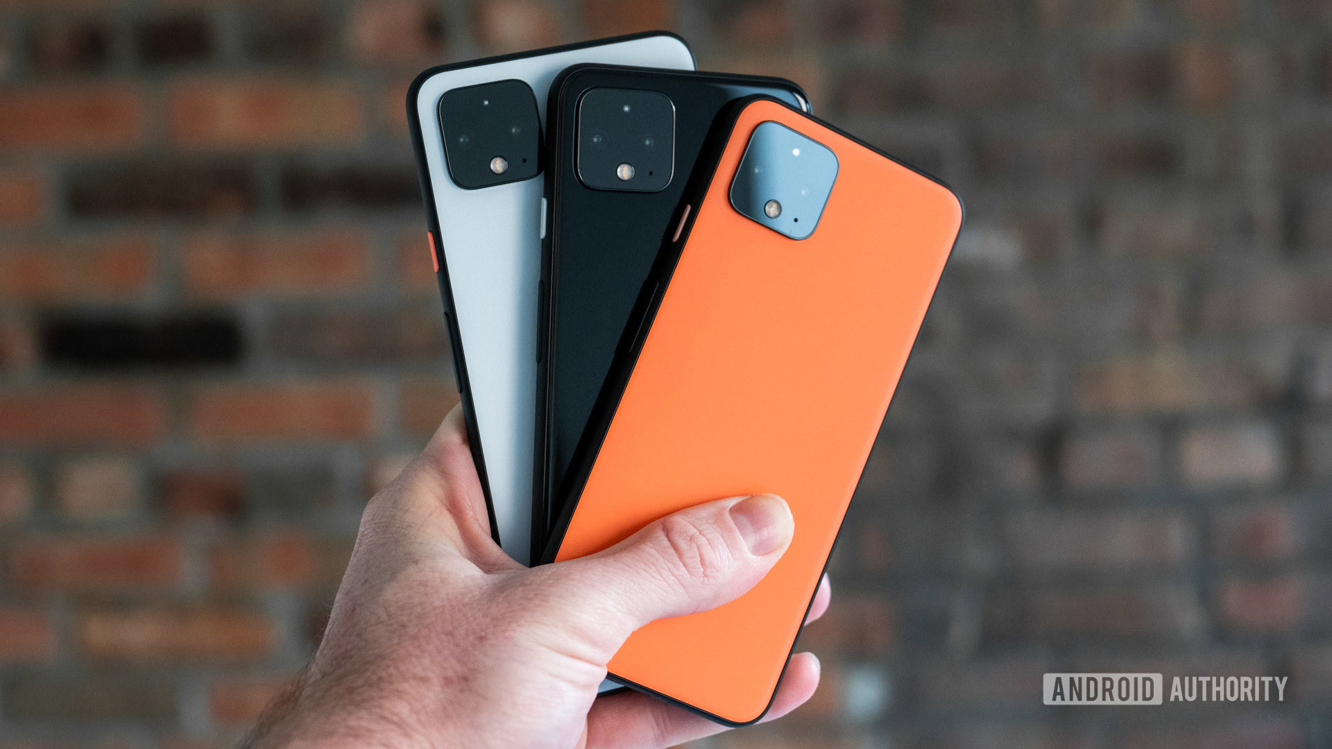 Cores do Google Pixel 4 em mãos Cores do Google Pixel 4 em mãos