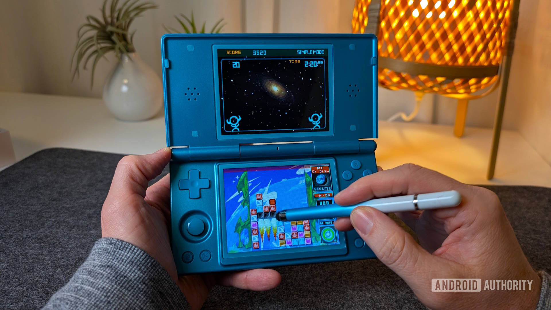 ANBERNIC RG em mãos DS Meteos