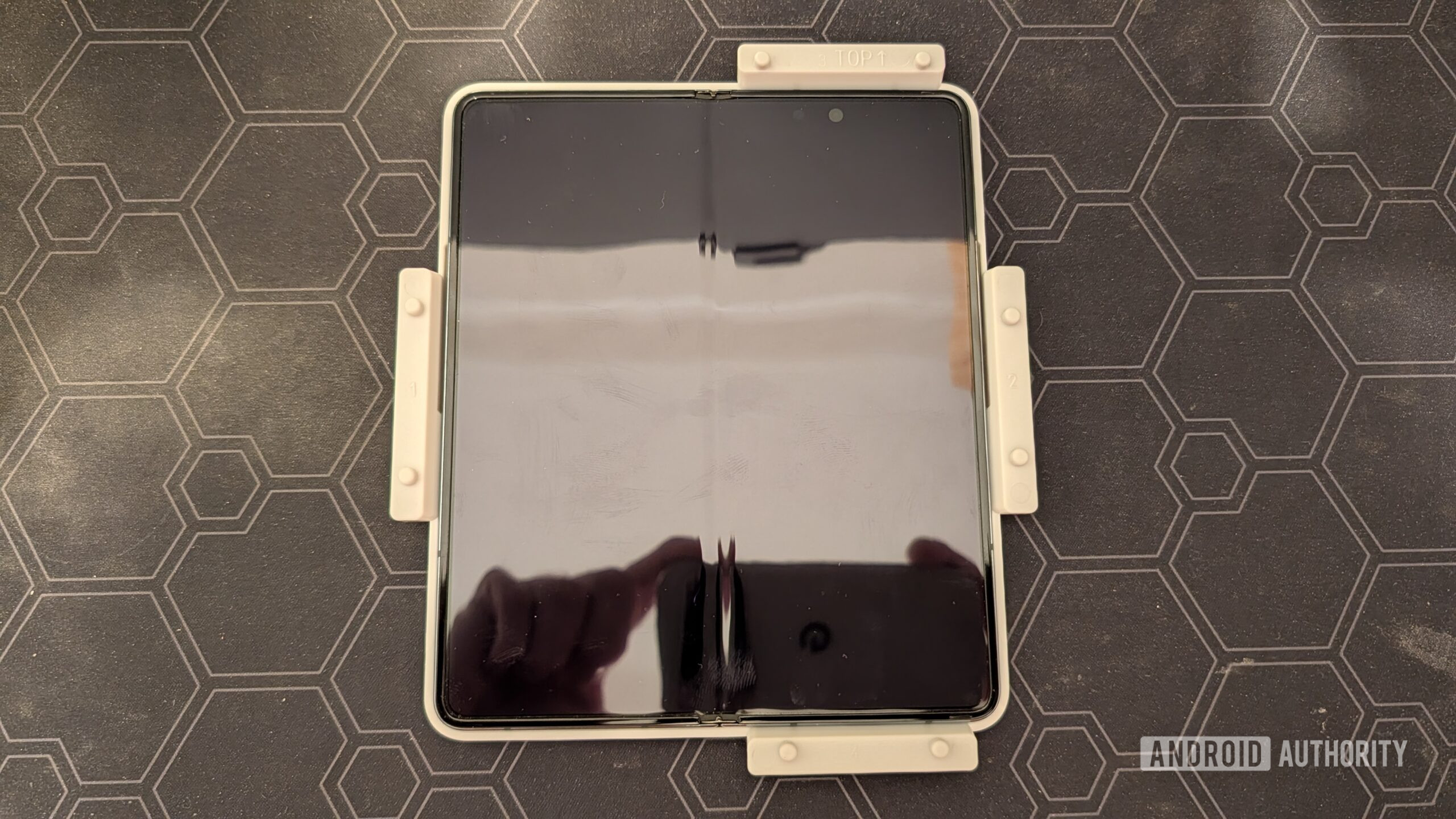 Instalação do protetor de tela dobrável 4 Instalação do protetor de tela dobrável 4