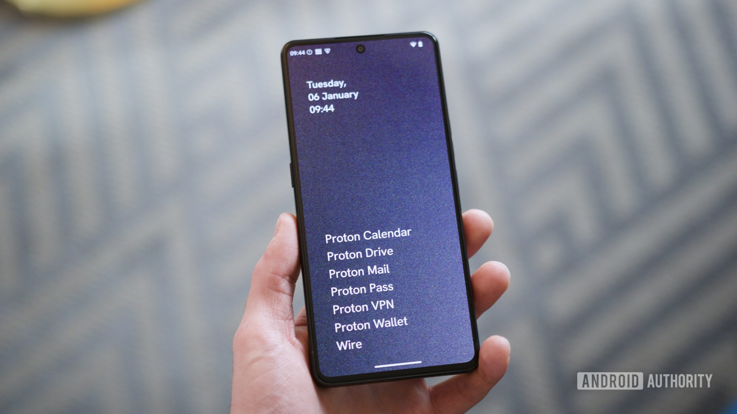 Punkt MC03 com display ligado, mostrando a tela inicial.