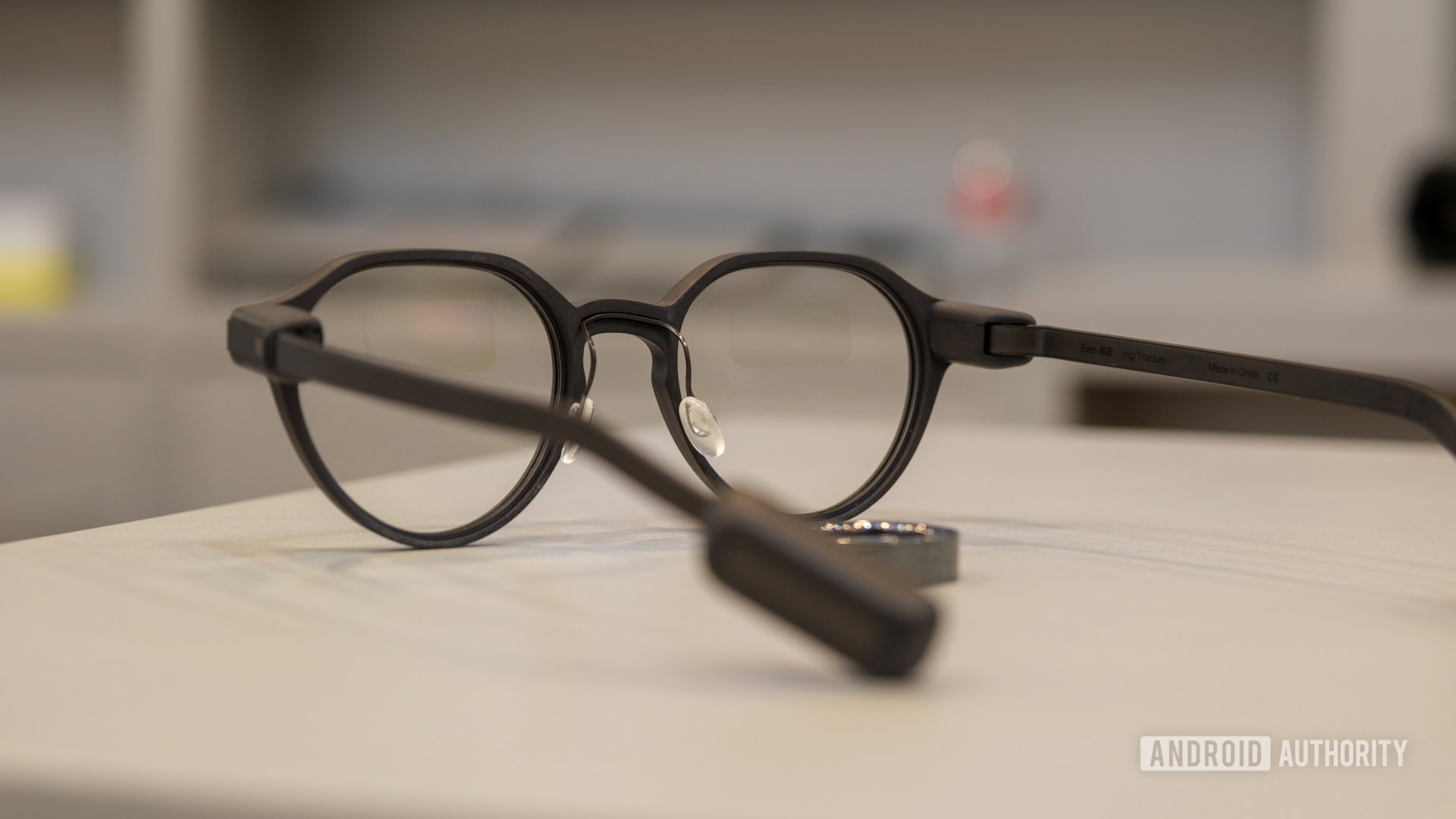 Demonstração da Even Realities Quadro Even G2 visto de trás