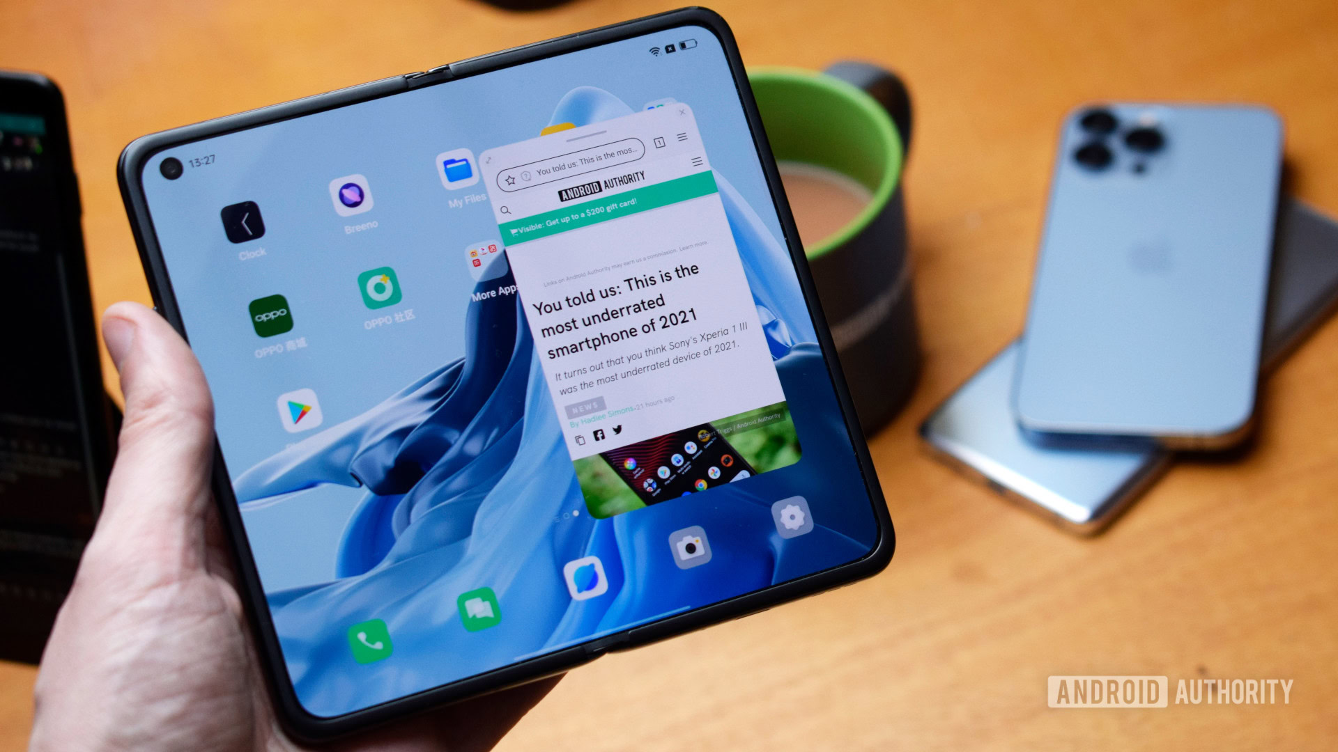 OPPO Find N na mão do aplicativo de janela flutuante