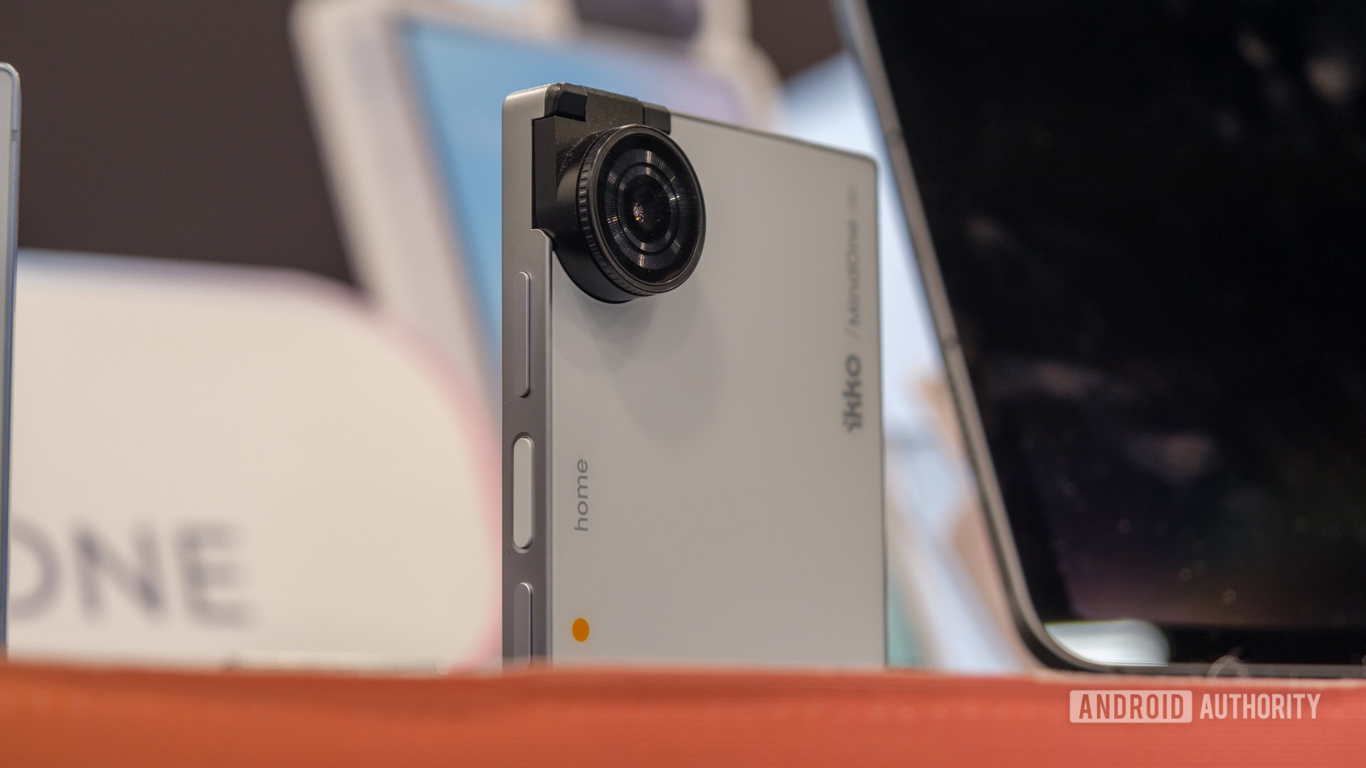 Herói traseiro iKKO Mind One