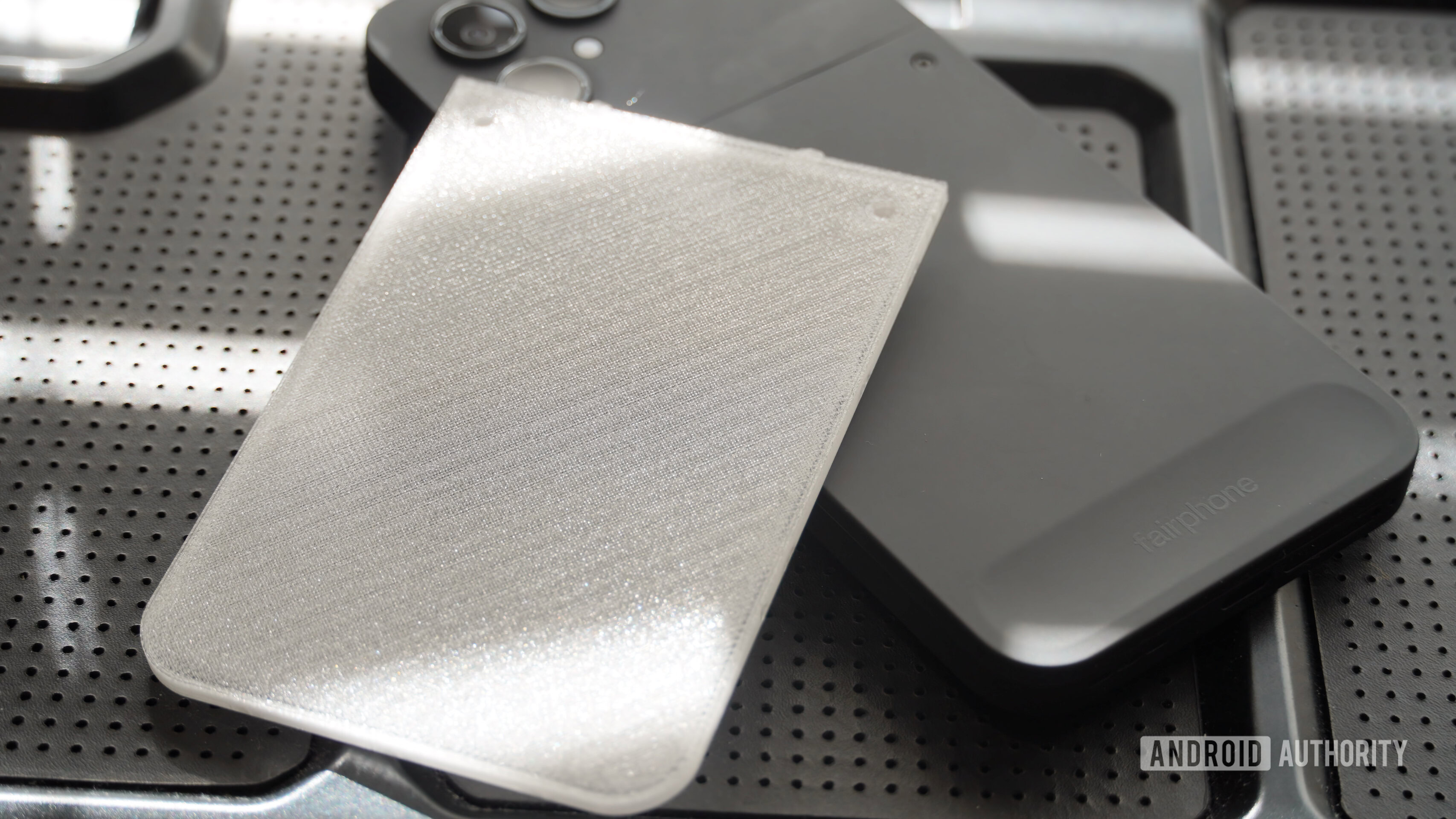 Comparação de telefone Fairphone 6 Nada 5