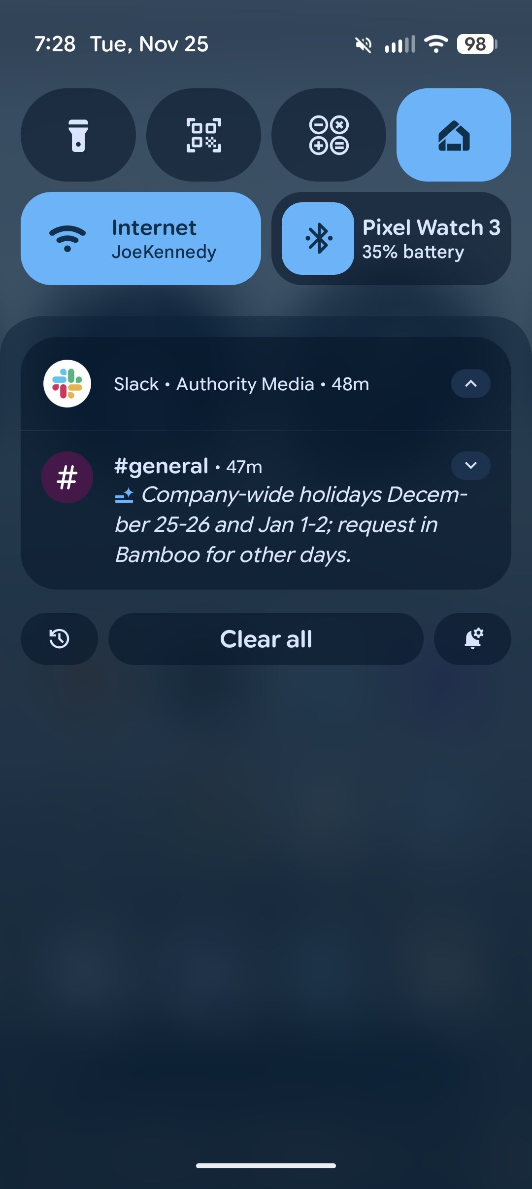 Uma longa mensagem do Slack que foi resumida usando Resumos de Notificação de IA.